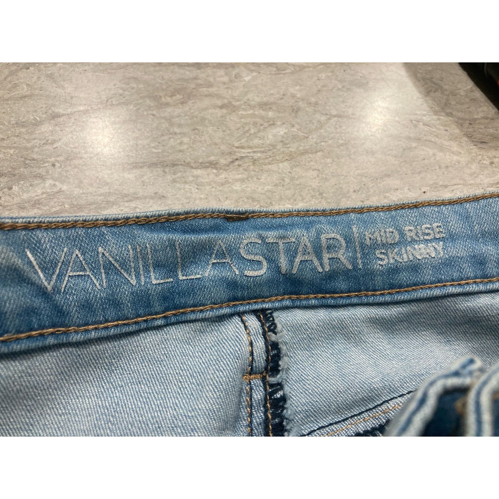 Other Vanilla Star Mid Rise Skinny Jeans Blue Size 27 Juniors Size 27" / US 4 / IT 40 - 2 Thumbnail