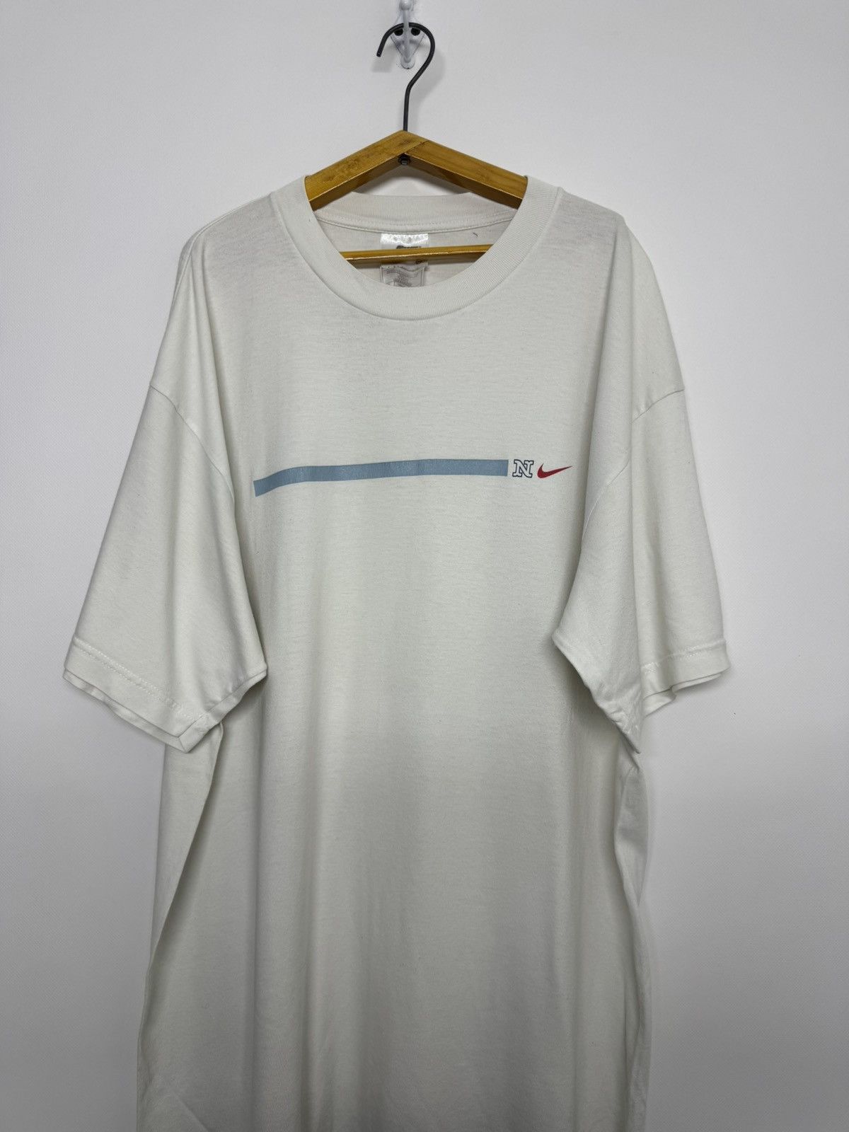 Nike Vintage Y2K Nike Small Swoosh Logo T Shirt 00’s Size US XL / EU 56 / 4 - 4 Thumbnail