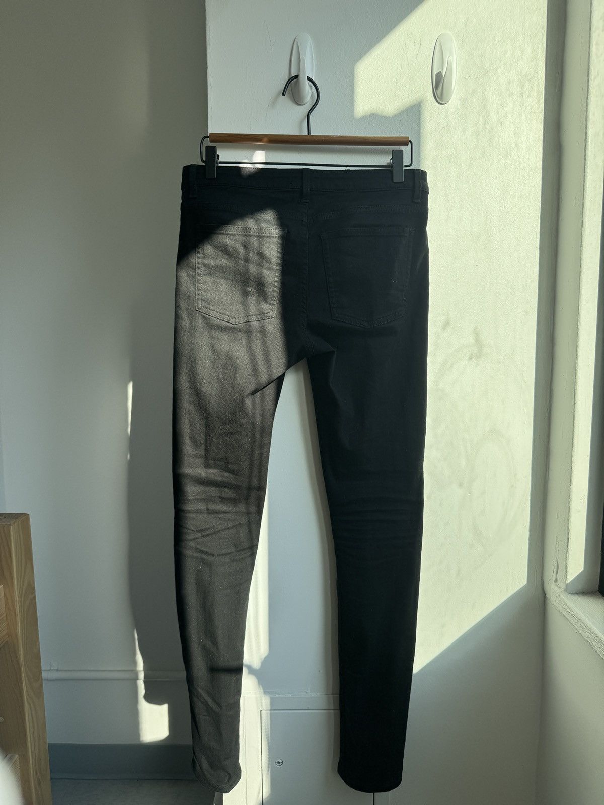 Acne Studios Acne Studios black skinny jeans Size US 29 - 3 Thumbnail