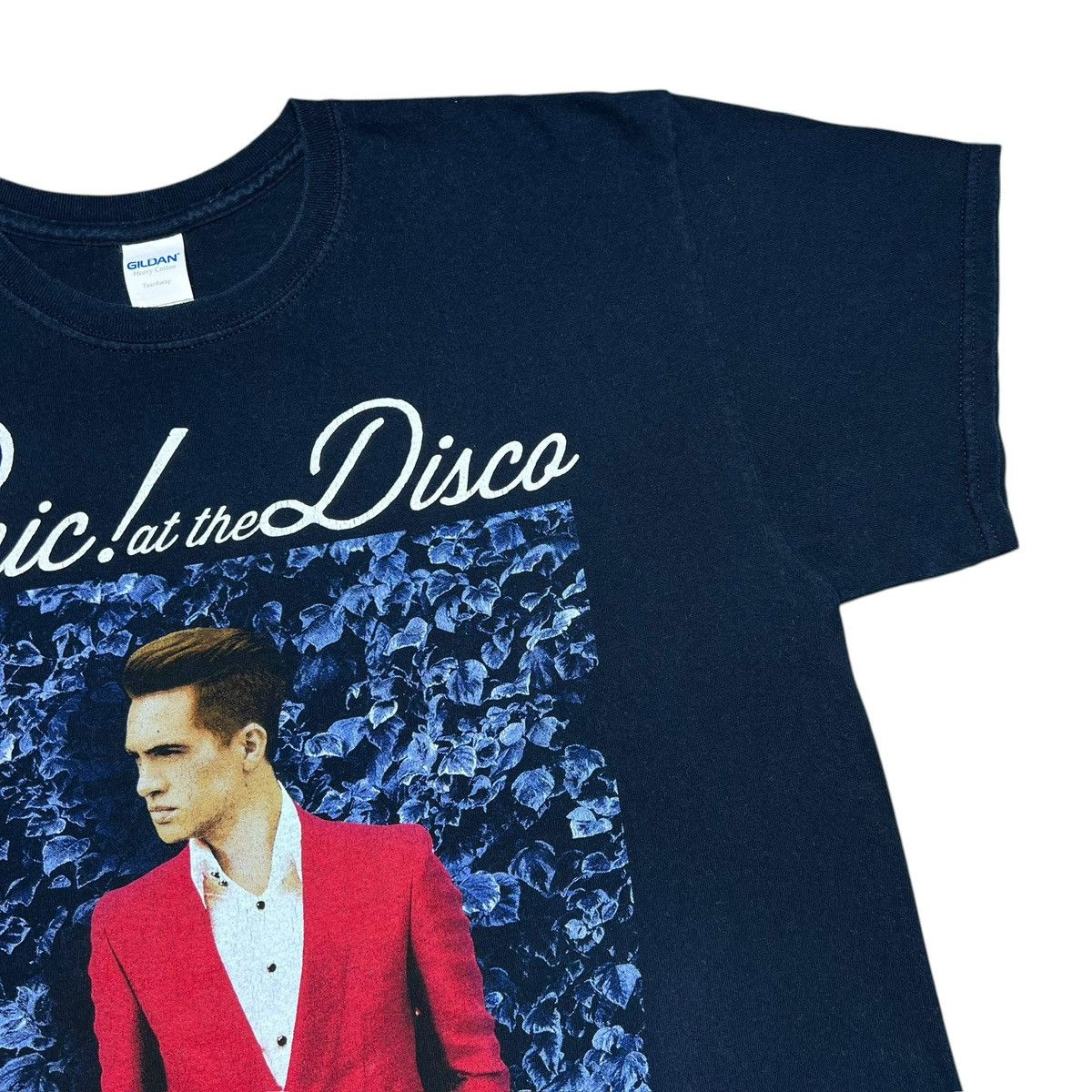 Band Tees Vintage 2000s Panic At The Disco Band Adult T-Shirt Sz L Size US L / EU 52-54 / 3 - 7 Thumbnail