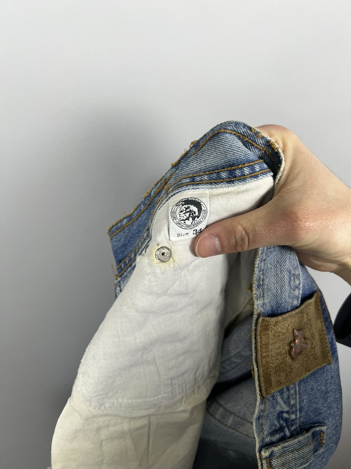 Diesel W34 Diesel New World Basics Vintage Jeans Distressed Mom Size US 34 / EU 50 - 14 Thumbnail