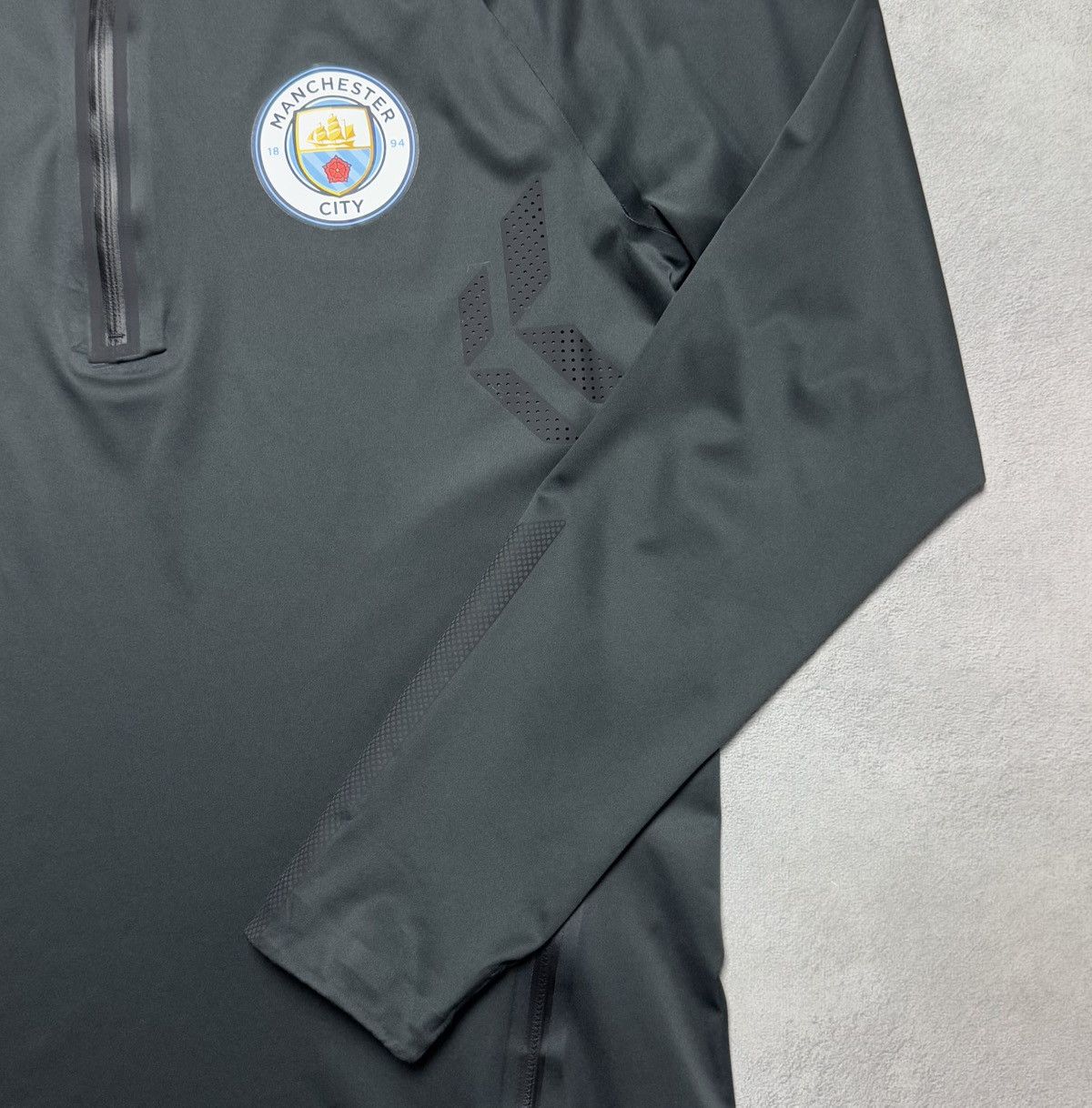 Nike Manchester United 2017 2018 Football Soccer 1/4 Zip Top Nike Size US M / EU 48-50 / 2 - 6 Thumbnail