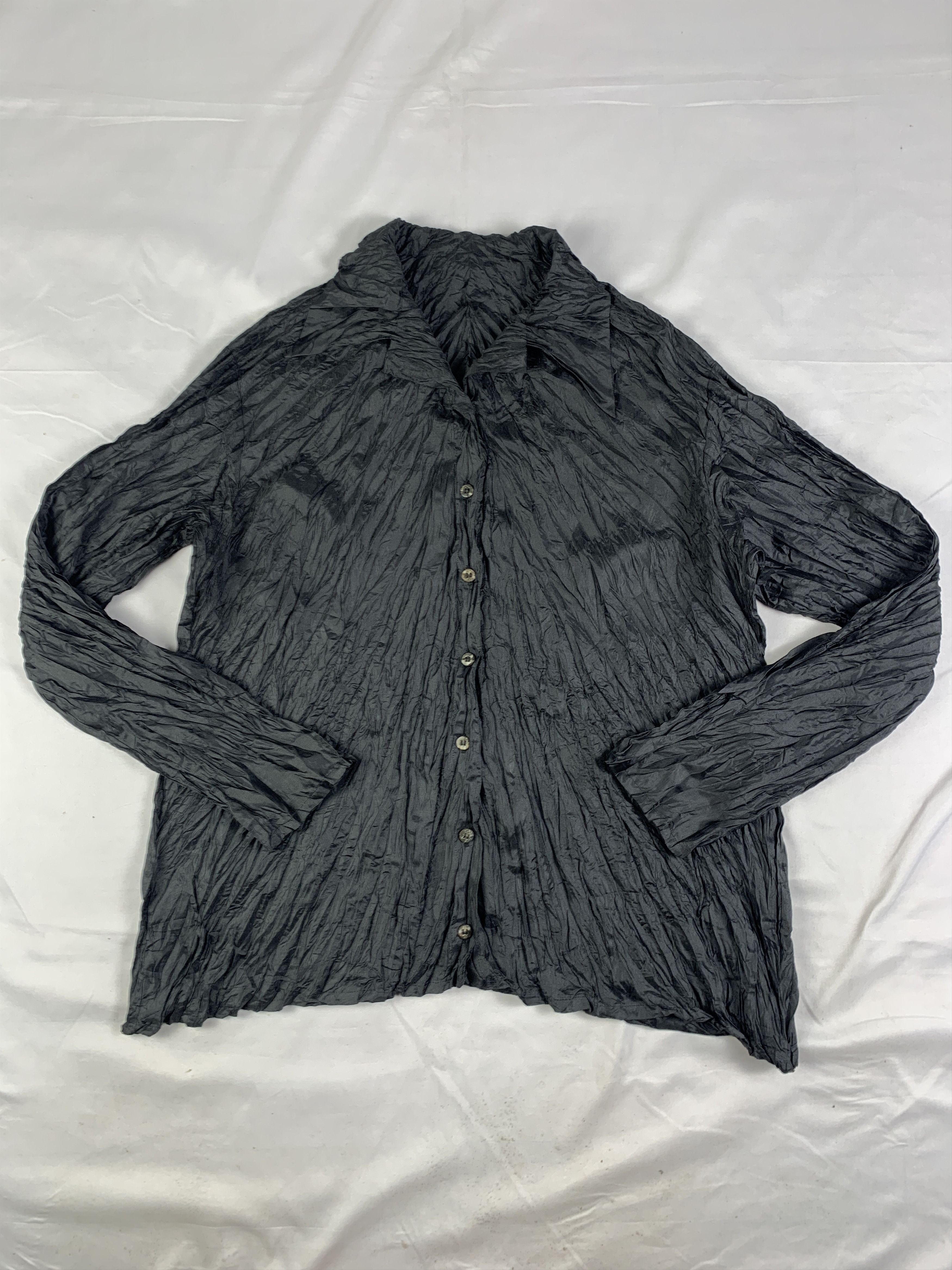 Japanese Brand 2000s Vert Dense Black Wrinkle Pleats Shirt (M) Size M / US 6-8 / IT 42-44 - 1 Thumbnail