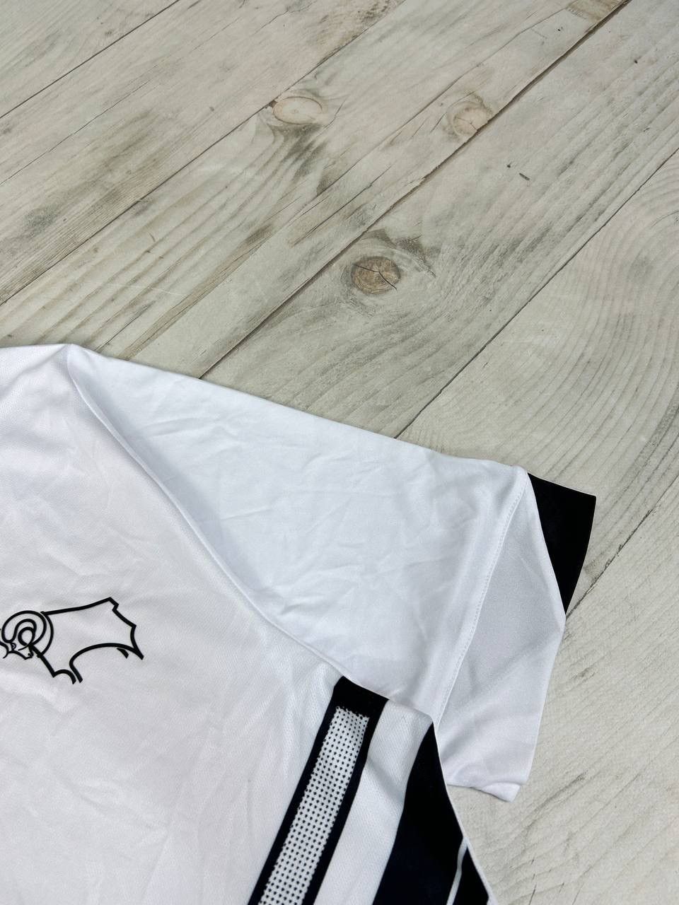 Umbro Derby County 2022 2023 Home Football Shirt Soccer Jersey Size US XL / EU 56 / 4 - 7 Thumbnail