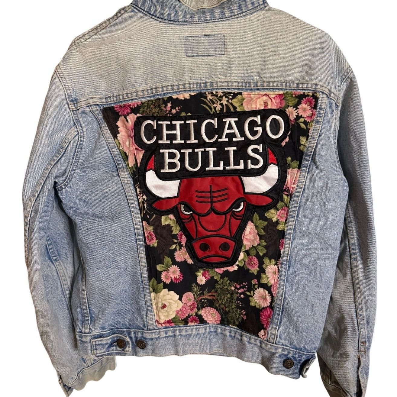 Levi's Vintage Chicago Bulls Floral Denim Button-Up Size L / US 10 / IT 46 - 2 Thumbnail