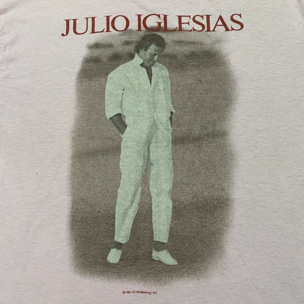 Vintage Vintage 1986 Julio Iglesias Shirt Size US M / EU 48-50 / 2 - 11 Thumbnail