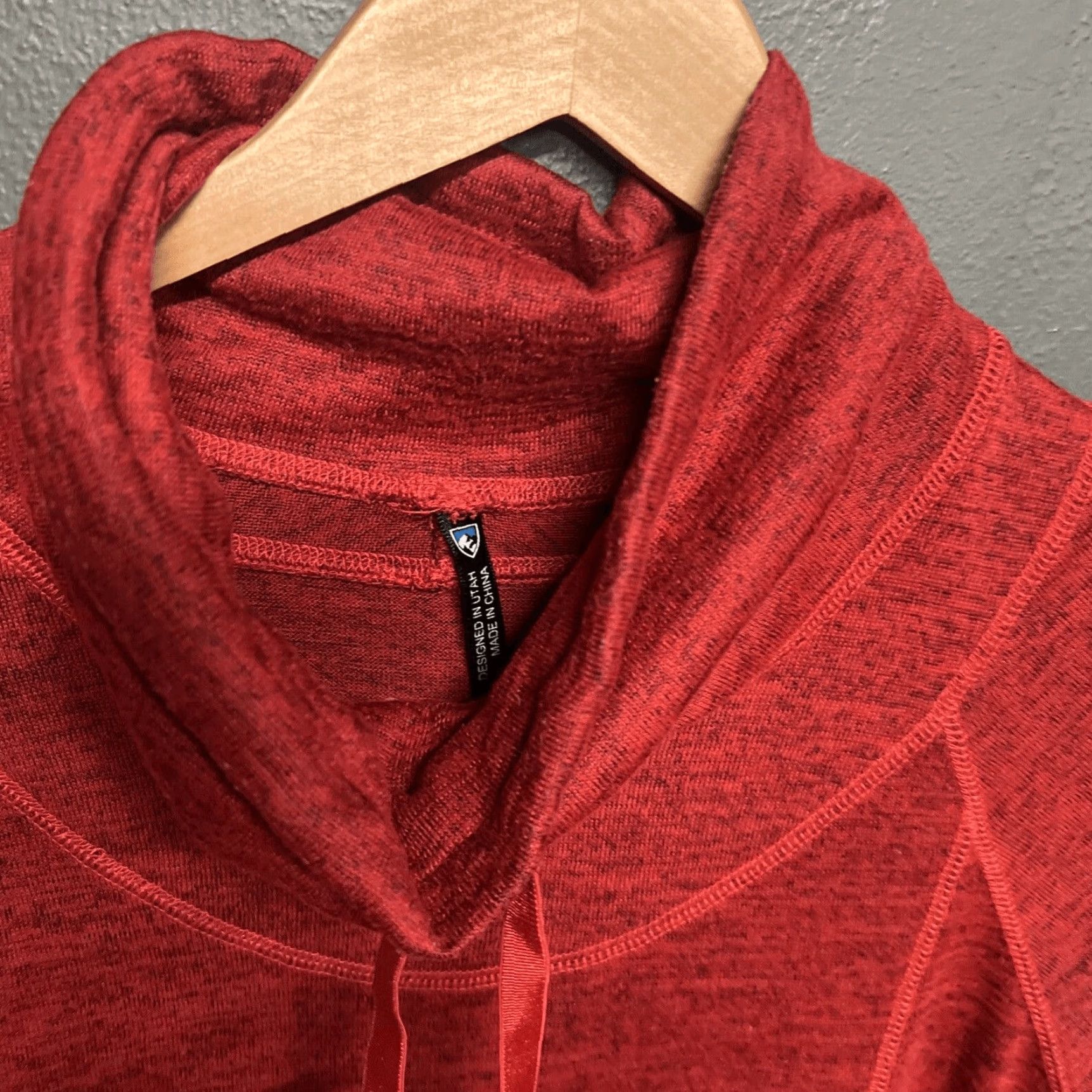 Vintage Kuhl Womens Pullover Sweater XS Red Cowl Neck Pockets Thumholes Front Pocket Raglan Sleeve Size XS / US 0-2 / IT 36-38 - 2 Thumbnail