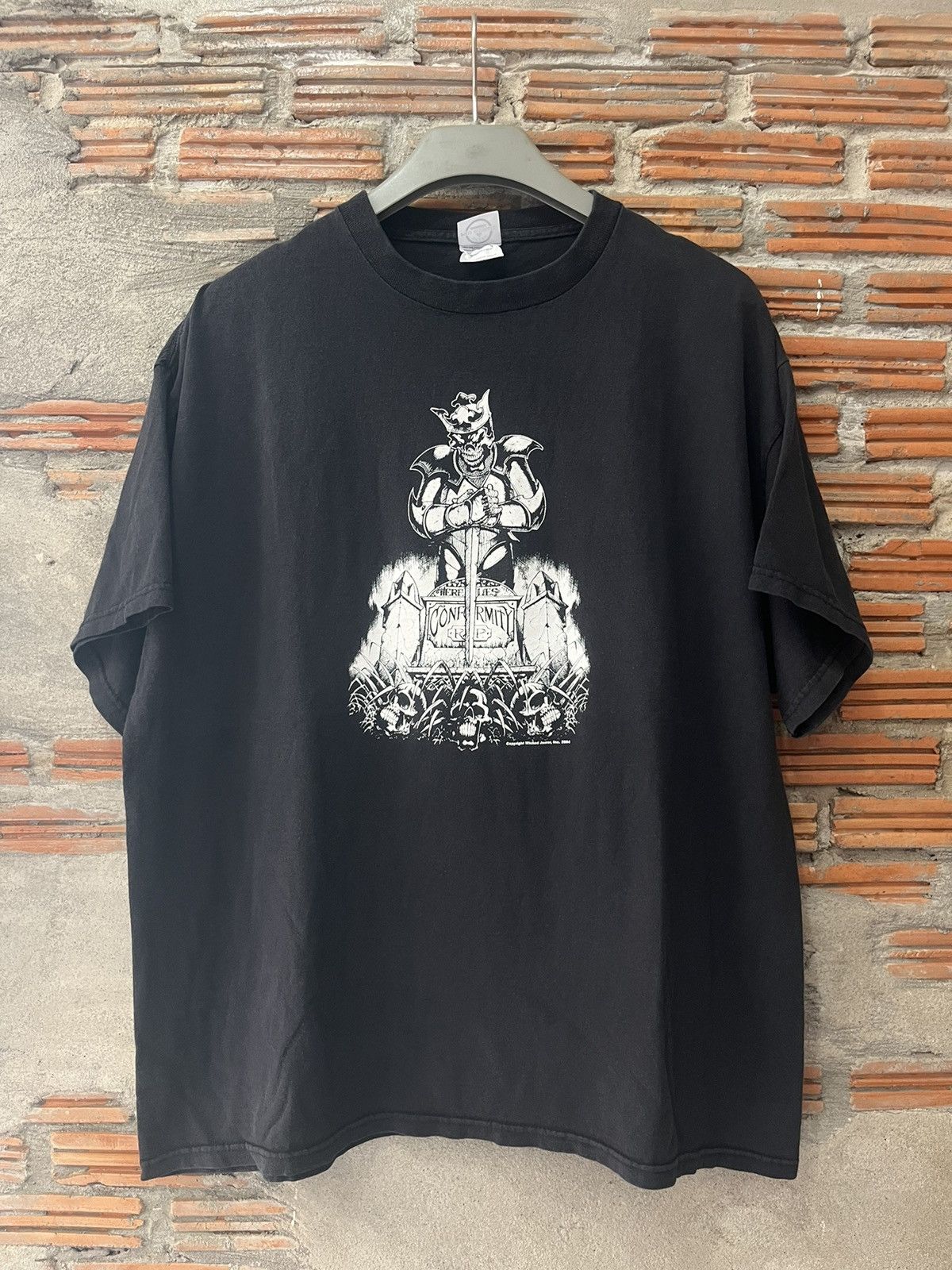 Arts & Science Vintage Skeleton Grave Conformity 04’s Tshirt Size US XL / EU 56 / 4 - 2 Thumbnail