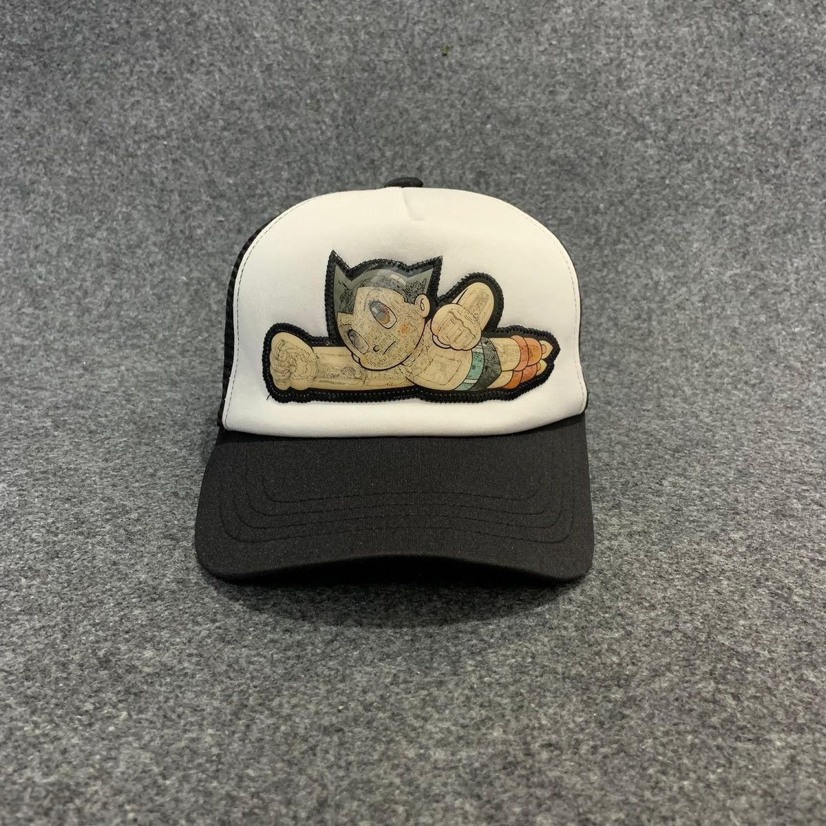 Cartoon Network × Vintage 🔥RARE VTG🔥 MIGHTY ATOM ASTRO BOY BLACK TRUCKER Size ONE SIZE - 1 Thumbnail