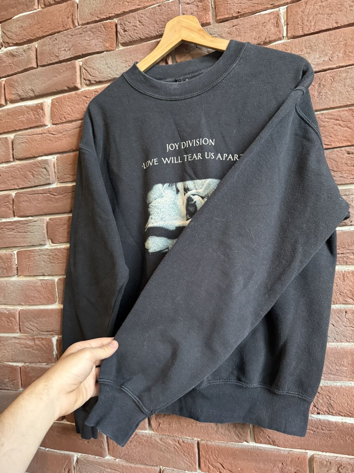 Band Tees × Joy Division × Vintage Vintage JOY DIVISION Love Will Tear Us Apart Sweatshirt L Size US L / EU 52-54 / 3 - 5 Thumbnail