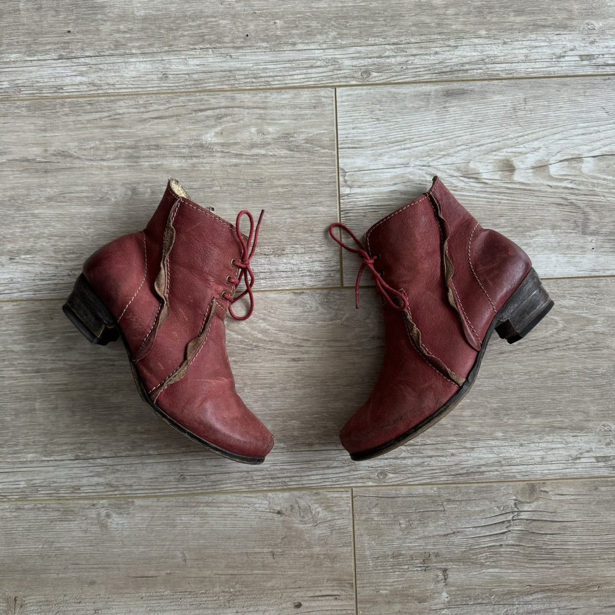 If Six Was Nine ROVERS Red Leather Ankle Boots – Size EU 37 Size US 7 / IT 37 - 1 Thumbnail