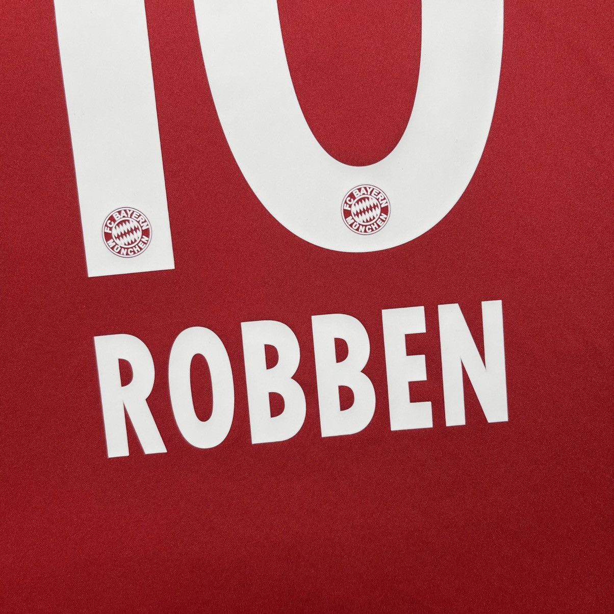 Vintage BAYERN ADIDAS 2013/2014 FOOTBALL HOME JERSEY #10 ROBBEN Size US L / EU 52-54 / 3 - 10 Thumbnail