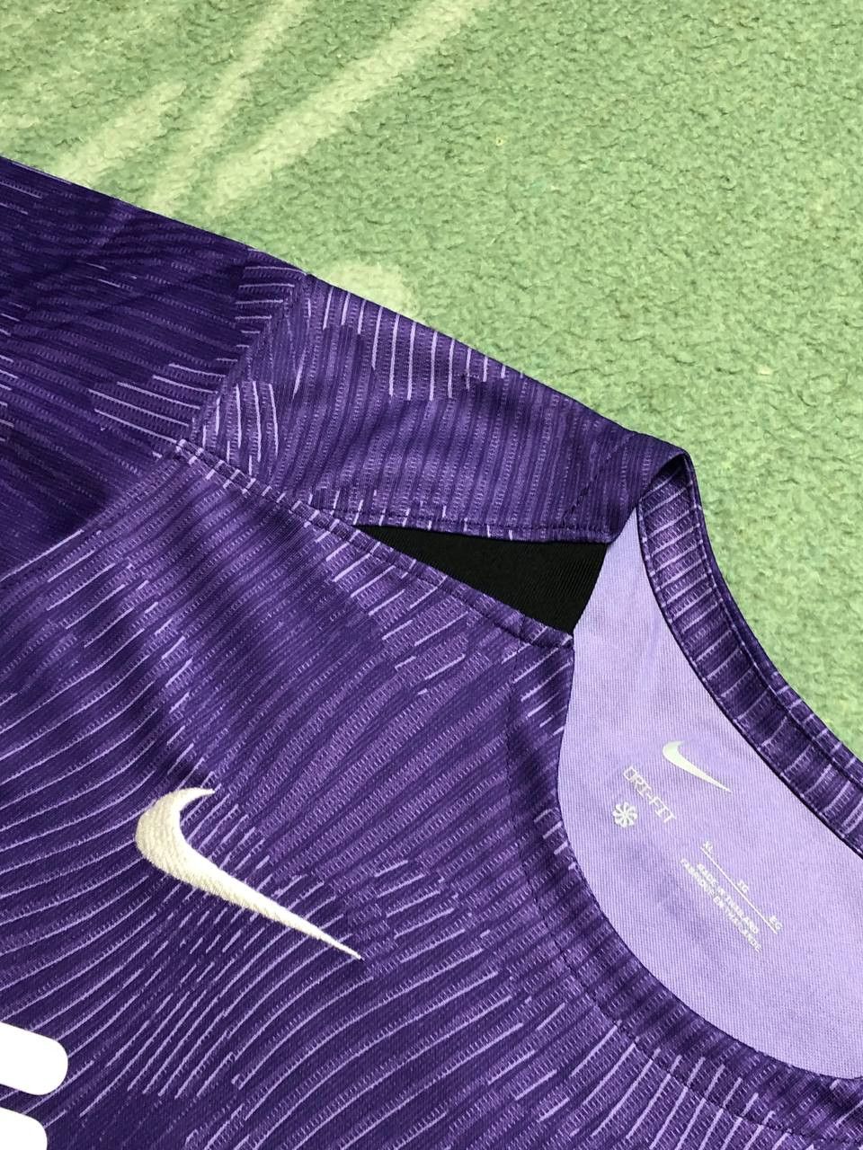 Nike Purple Sportwear T-Shirt DRI-FIT Nike L.F.C. Jerseys Size US XL / EU 56 / 4 - 5 Thumbnail