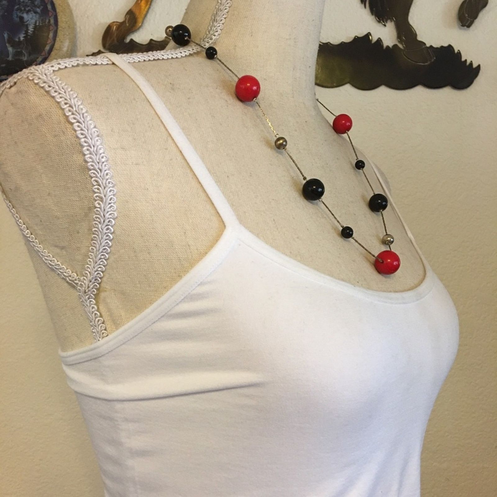 Vintage Vintage red black and gold beads on chain necklace Size ONE SIZE - 2 Thumbnail