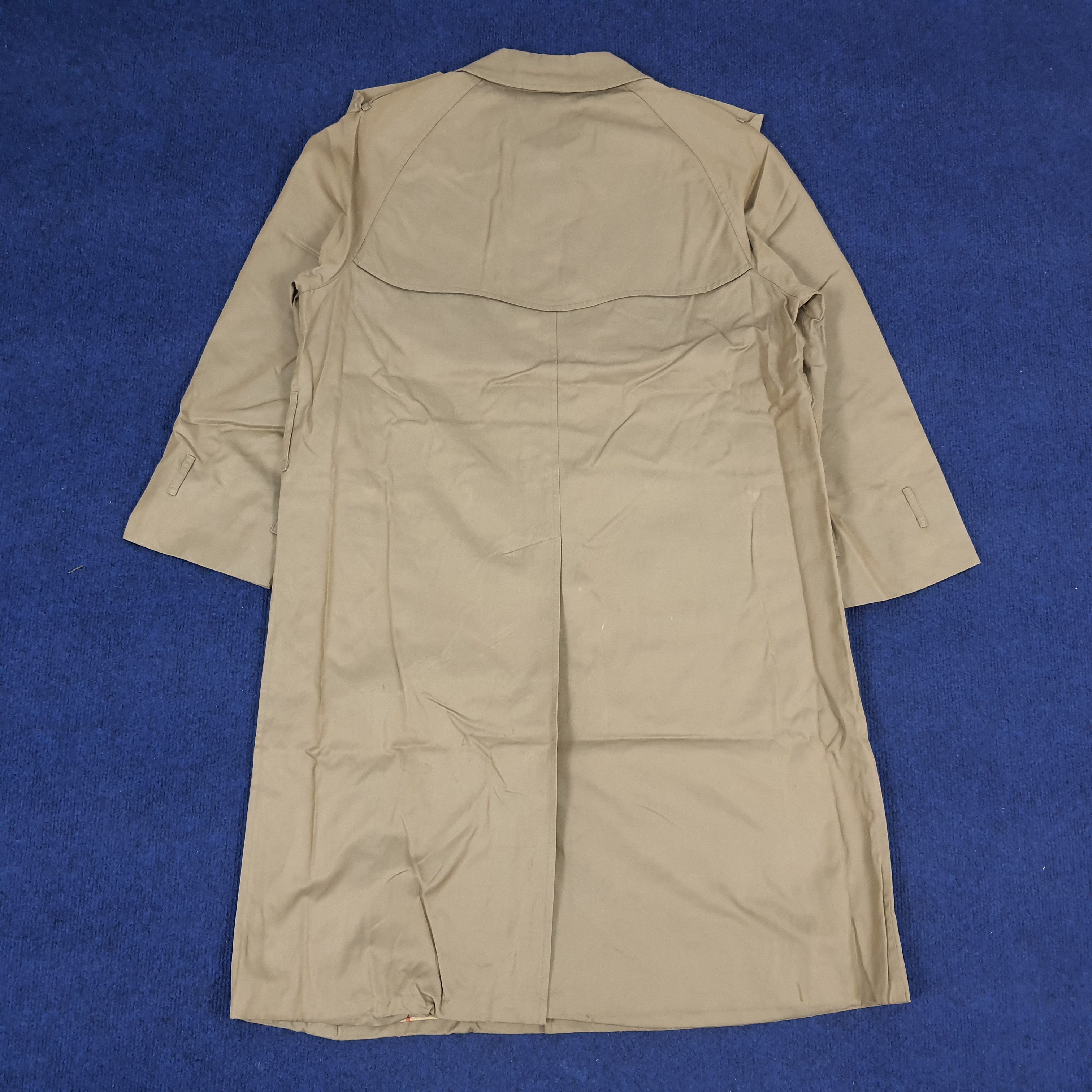 Burberry × Vintage Vintage Burberrys' Trench Coat Jacket Size US M / EU 48-50 / 2 - 3 Thumbnail