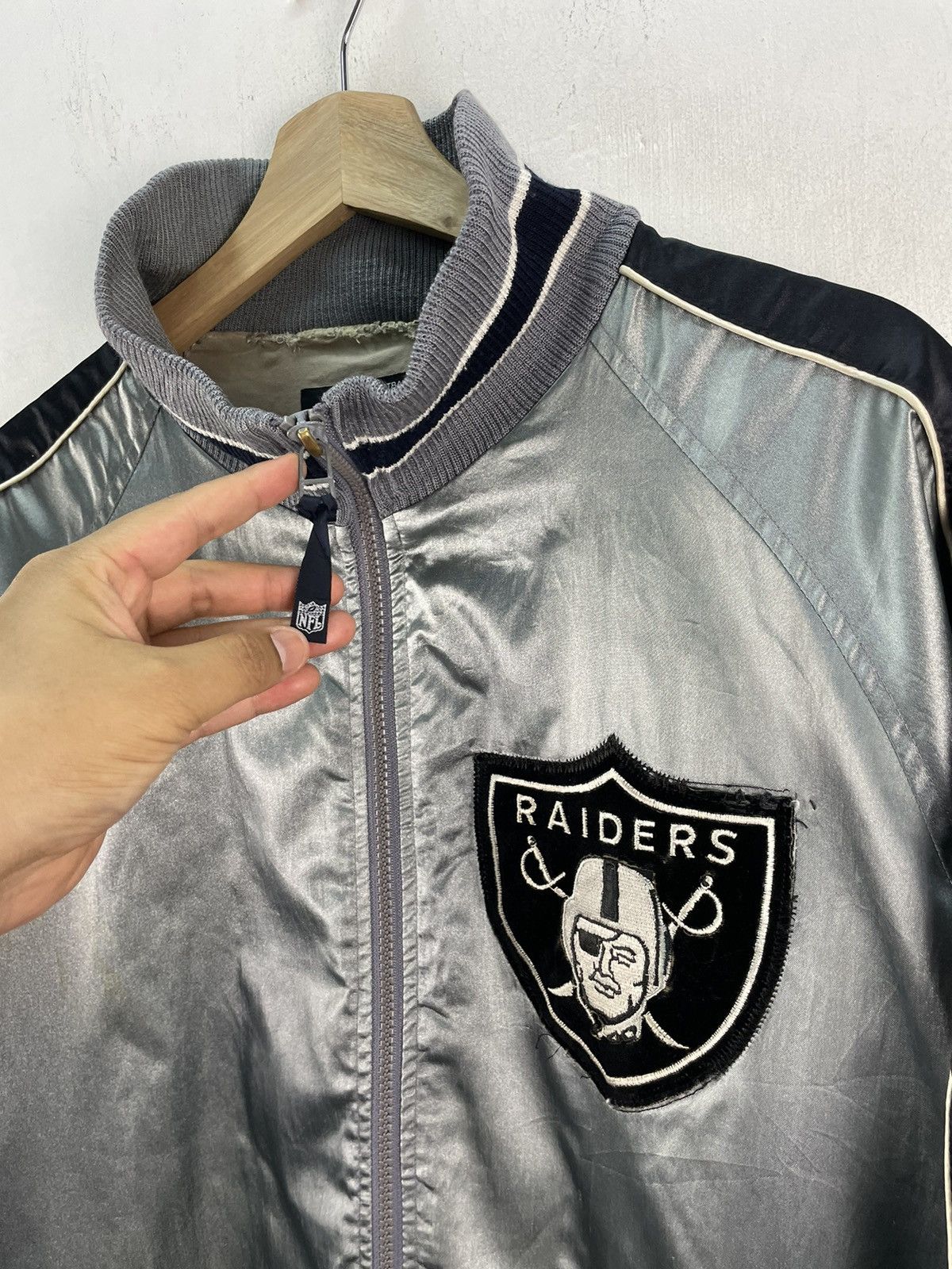 NFL Vintage 90s Los Angeles Raiders Satin Bomber Jacket NFL Size US L / EU 52-54 / 3 - 3 Thumbnail