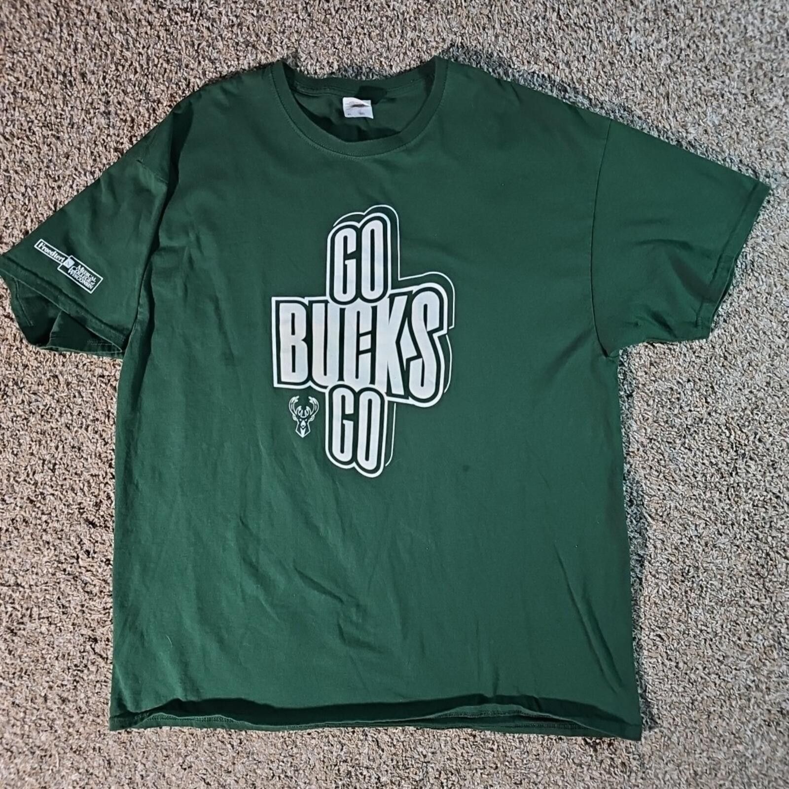 Fruit Of The Loom Go Bucks Go XL milwaukee Bucks Tshirt Size ONE SIZE - 1 Thumbnail