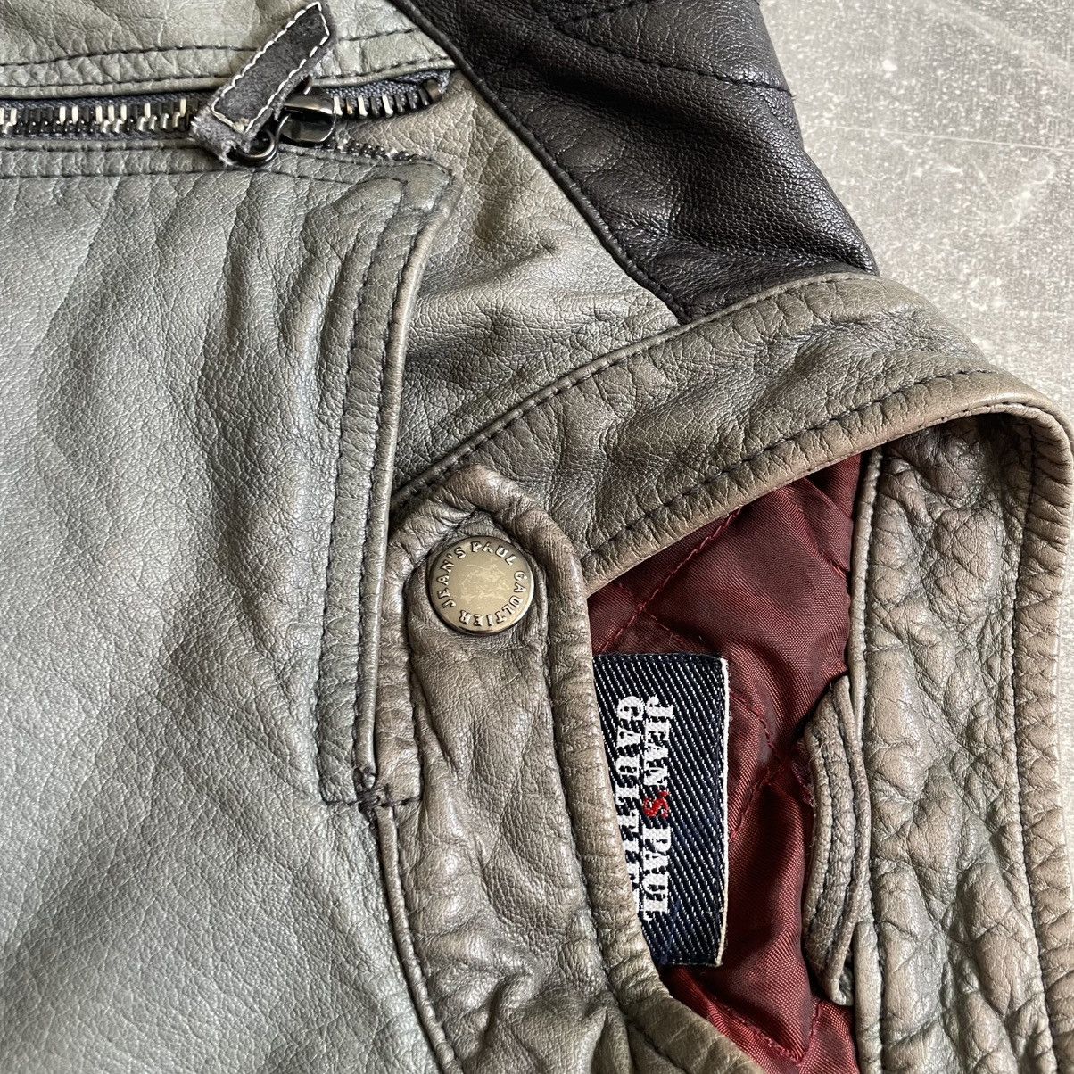 Jean Paul Gaultier 90s moto bomber 80s chrom Studded Leather Jacket distressed Size US XXS / EU 40 - 13 Thumbnail