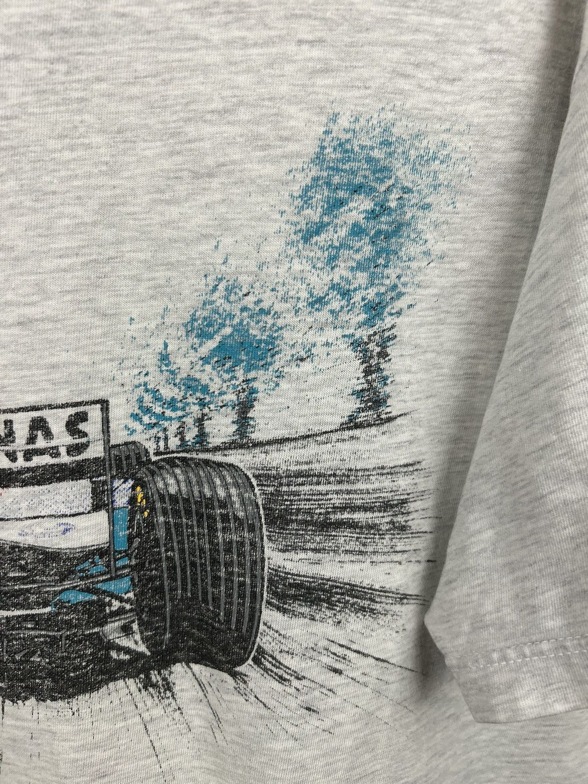 Red Bull Vintage 90s Red Bull Sauber Petronas T shirt Racing Size US L / EU 52-54 / 3 - 19 Thumbnail