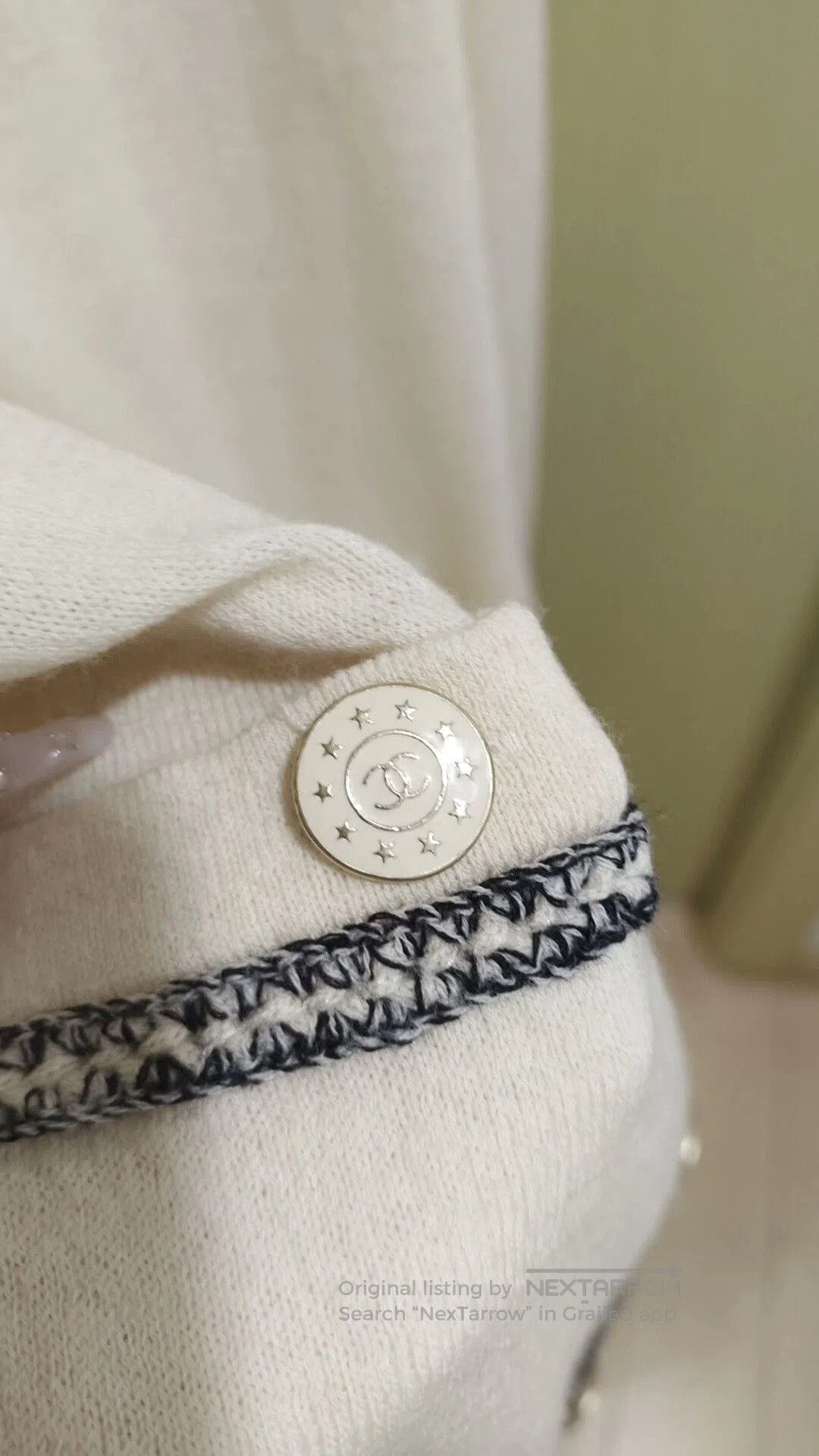 Chanel Chanel Classic Knit Cardigan in Wool. Size M / US 6-8 / IT 42-44 - 4 Thumbnail