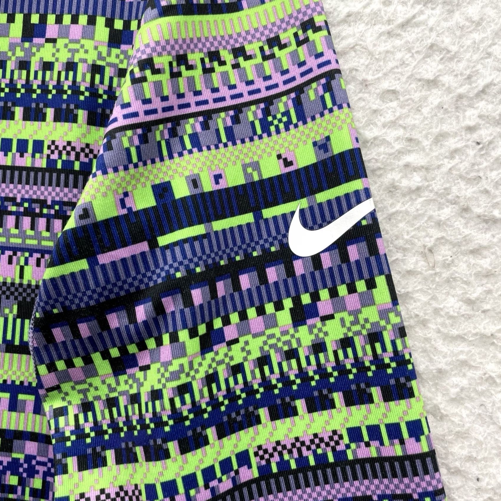 Nike Nike Pro Training Top Womens Medium 1/2 Zip Dri-Fit Aztec Tribal Gray M Size M / US 6-8 / IT 42-44 - 4 Thumbnail