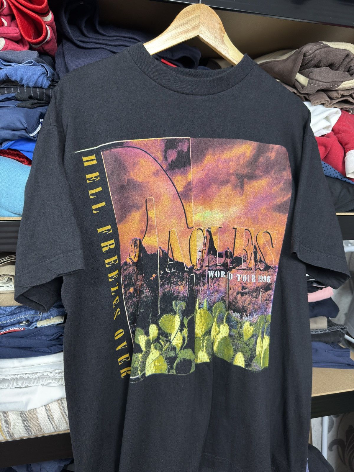 Band Tees × Vintage Vintage 90s EAGLES Hell Freezes Over World Tour 1994 T-Shirt Size US L / EU 52-54 / 3 - 13 Thumbnail