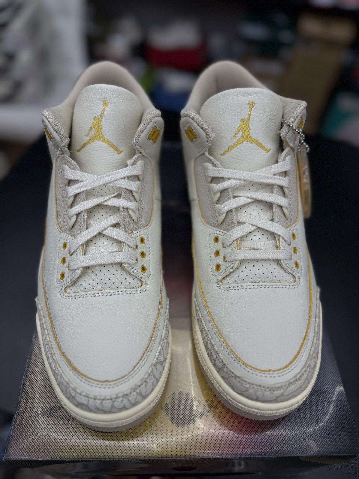 Jordan Brand Jordan 3 J Balvin Sunset (FN0344-901) Size 10 (NEW) Size US 10 / EU 43 - 6 Thumbnail