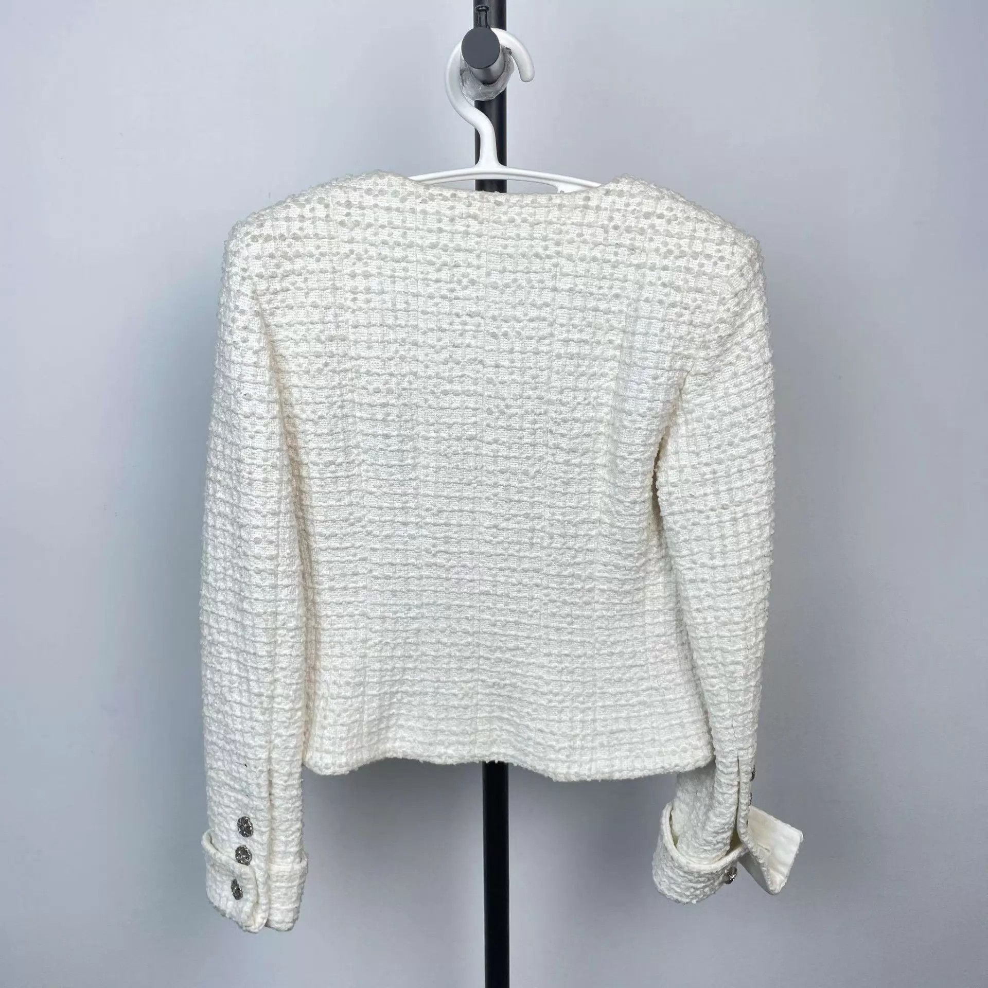 Chanel Chanel white knit jacket 34 Size XS / US 0-2 / IT 36-38 - 2 Thumbnail
