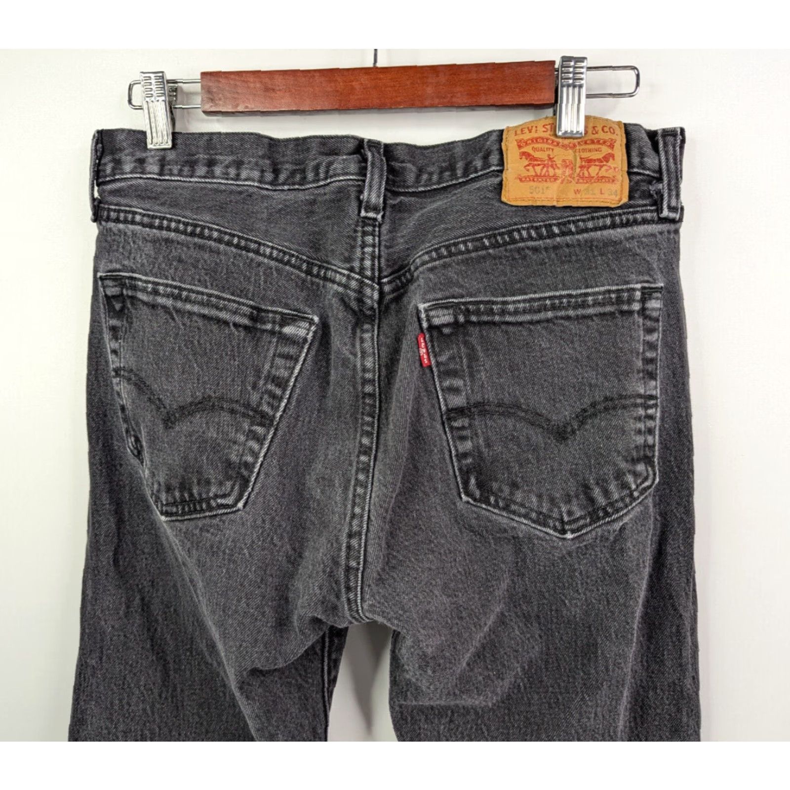 Levi's Levi’s 501 Original Fit Jeans Mens 31x34 Black Denim Button Fly Straight Size US 31 - 6 Thumbnail