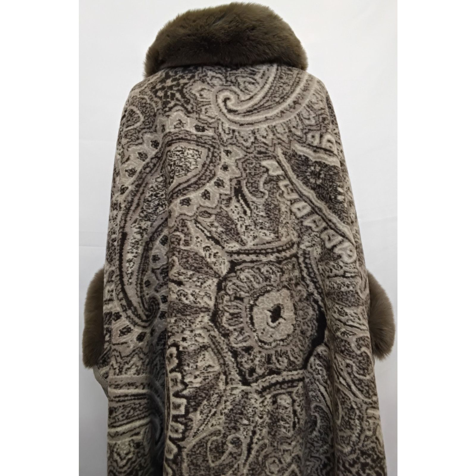 Elie Tahari Tahari Shawl One Size Brown Paisley Fur Trim Fringe NWT Size L / US 10 / IT 46 - 7 Thumbnail