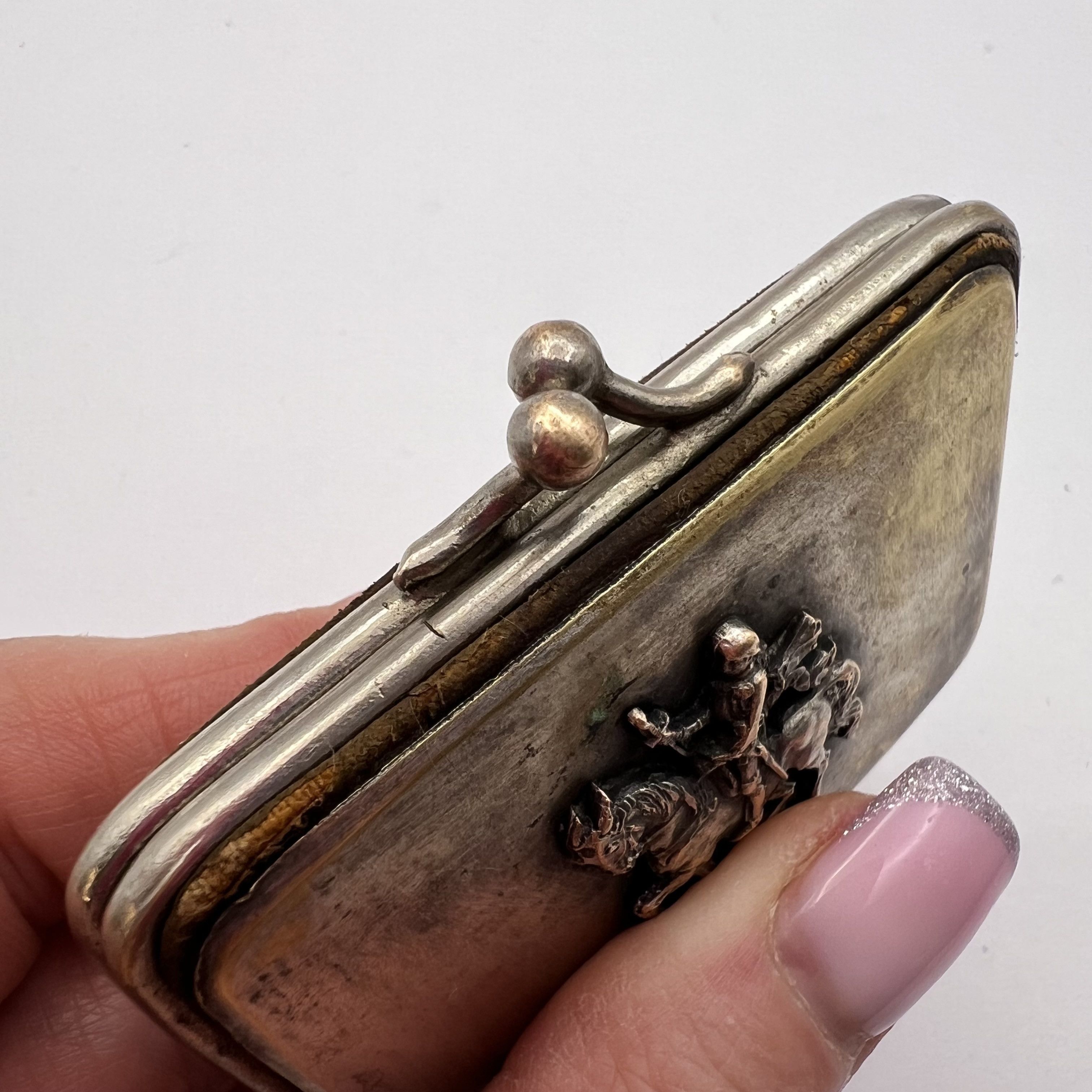 Vintage Antique Brass Coin Purse Gold Plated Knight Horse Motif Size ONE SIZE - 8 Thumbnail
