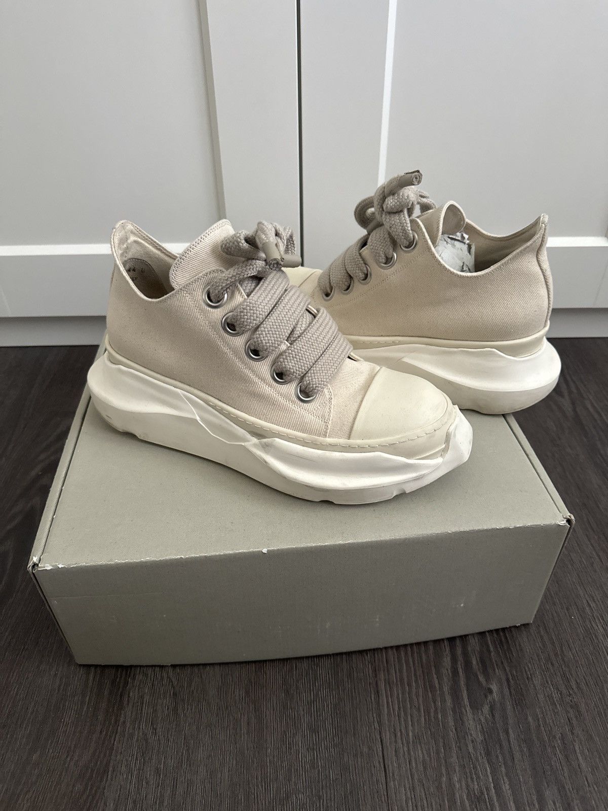image of Rick Owens x Rick Owens Drkshdw Abstract Low Jumbo Laces Ramone Sneaker in White, Men's (Size 11)