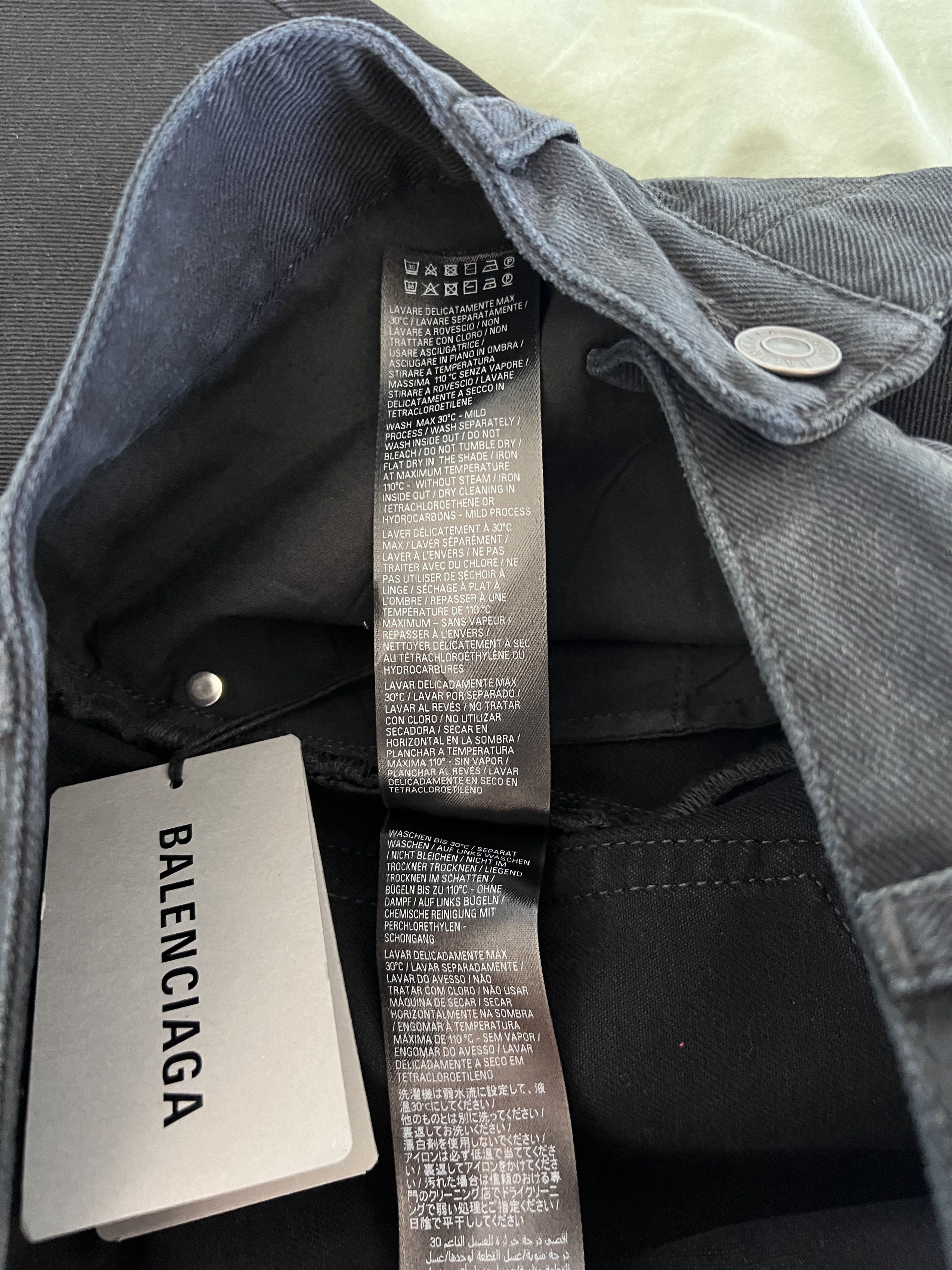 Balenciaga Balenciaga Embroidered Logo Baggy Denim in Black Size US 33 - 11 Thumbnail