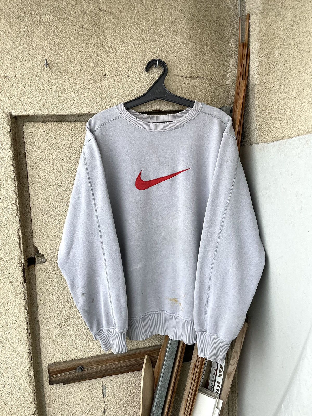 Nike Vintage Y2K Nike Big Logo Distressed Trashed Sweatshirt Size US XL / EU 56 / 4 - 1 Thumbnail