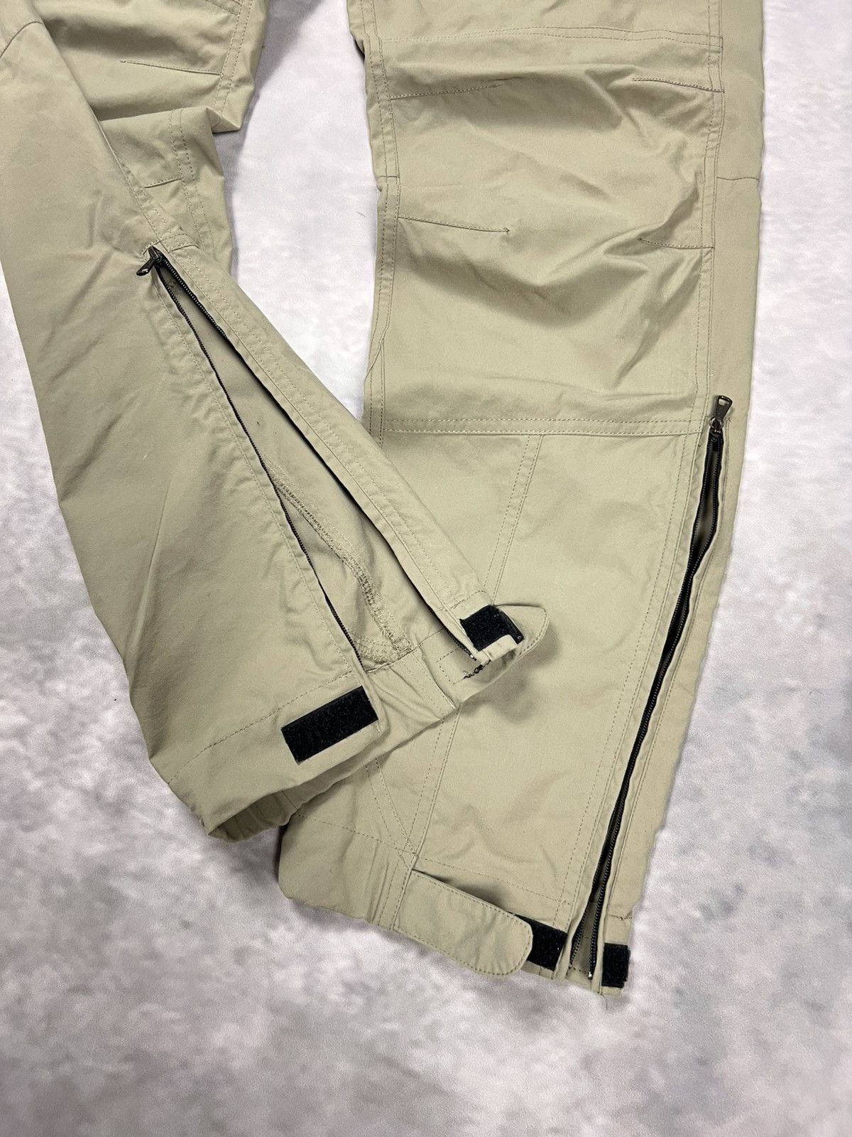 Haglofs Haglofs Wmn Hiking Cargo Transformer Pants + Shorts Sz M Size 32" / US 10 / IT 46 - 7 Thumbnail
