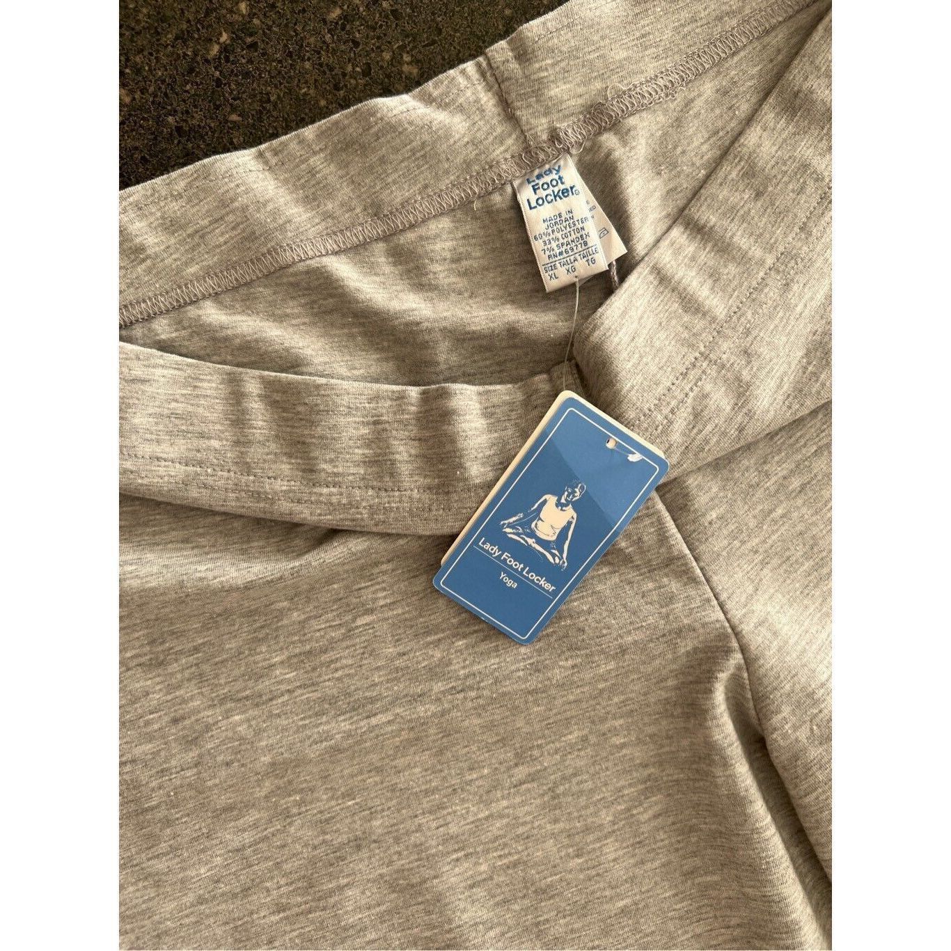Foot Locker Lady Food Locker capri yoga pants size XL Size 36" / US 14 / IT 50 - 8 Thumbnail