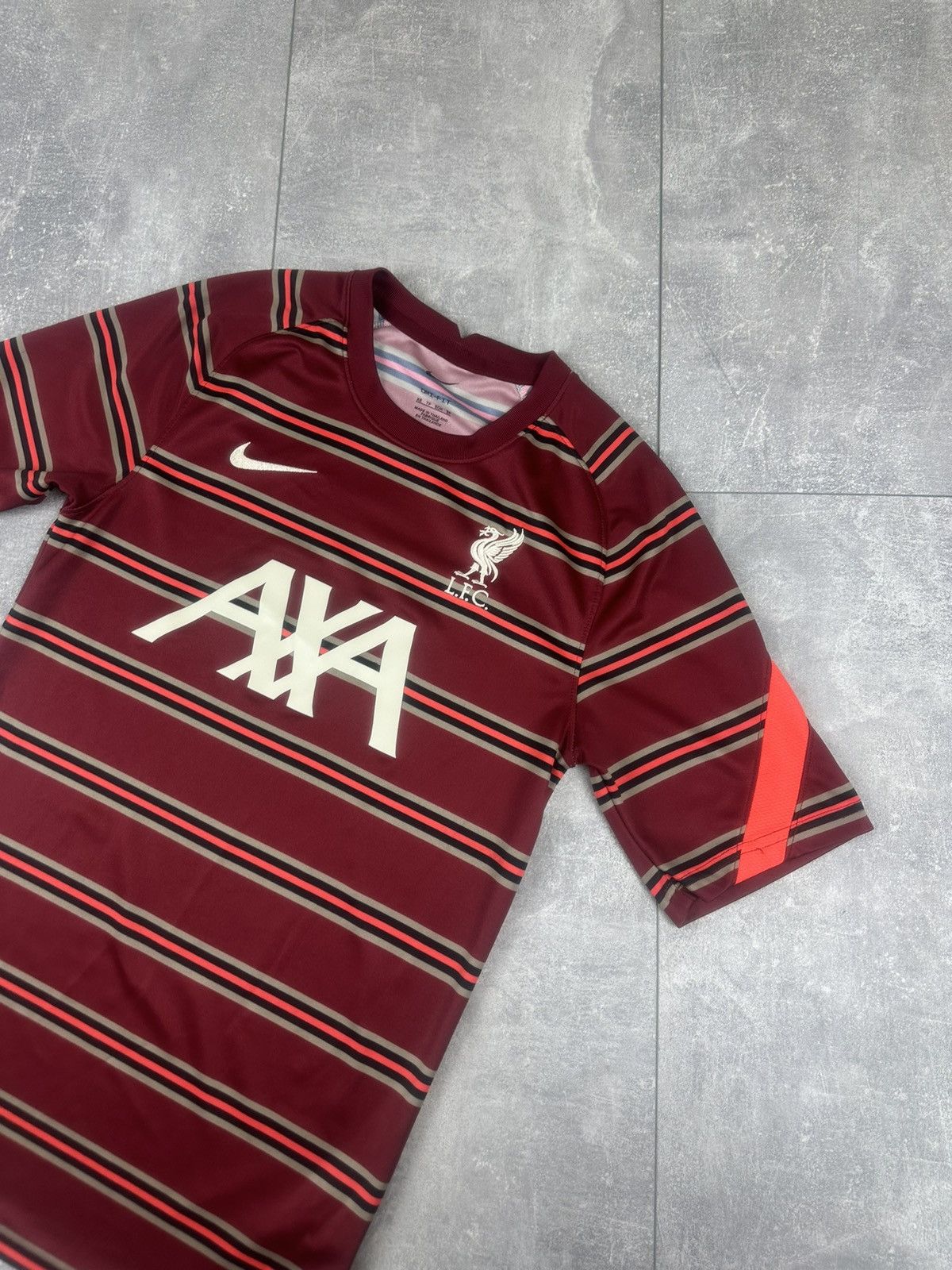 Nike Nike Liverpool 2021/22 Pre-Match Training Soccer Jersey Size US XS / EU 42 / 0 - 3 Thumbnail