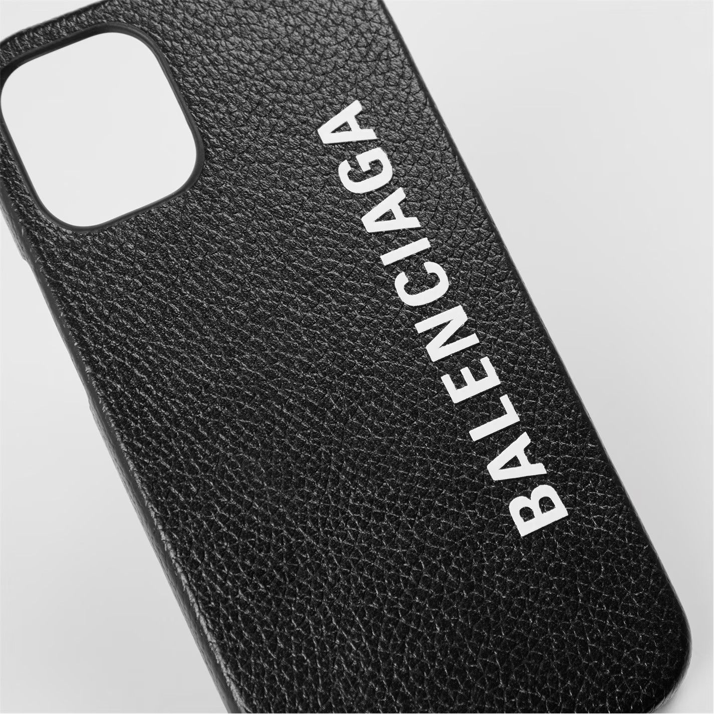 Balenciaga o1g2r1mq0226 Size: OS / iPhone 12 Case In Black Size ONE SIZE - 3 Thumbnail