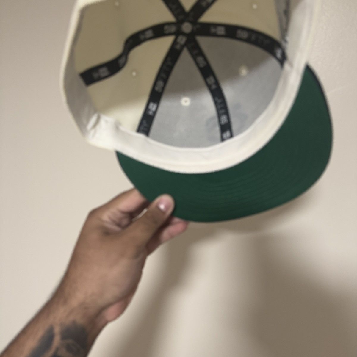 New Era Twin City Two Tone Hat Club 71/2 Size ONE SIZE - 3 Thumbnail