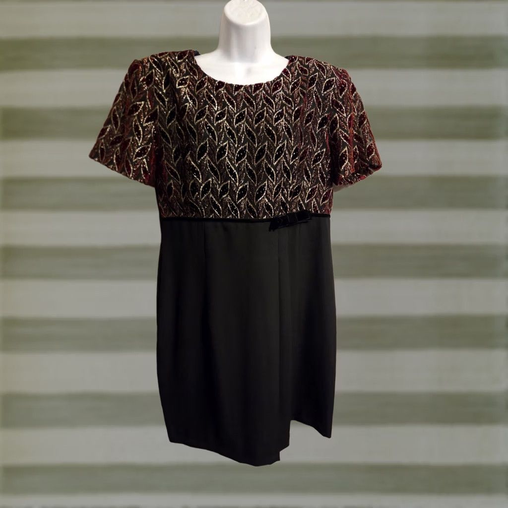 Velvet VINTAGE John Roberts Black Velvet Leaf Empire Waist Dress 14P Petite 1990s Cocktail Womens Size XL / US 12-14 / IT 48-50 - 1 Thumbnail
