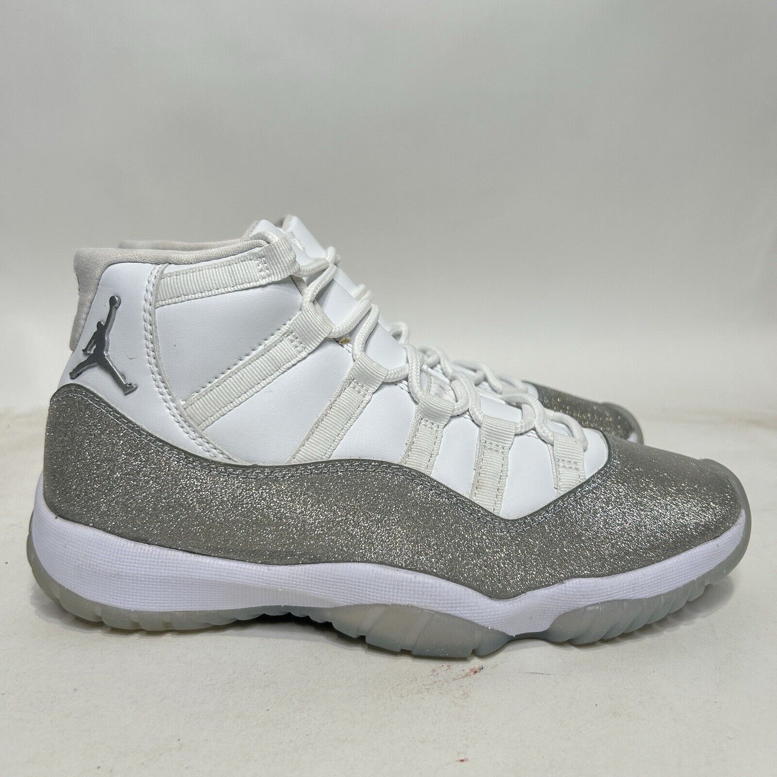 Nike Nike Air Jordan 11 Retro WMNS “White Metallic Sliver” 2024 Size US 8 / IT 38 - 4 Thumbnail