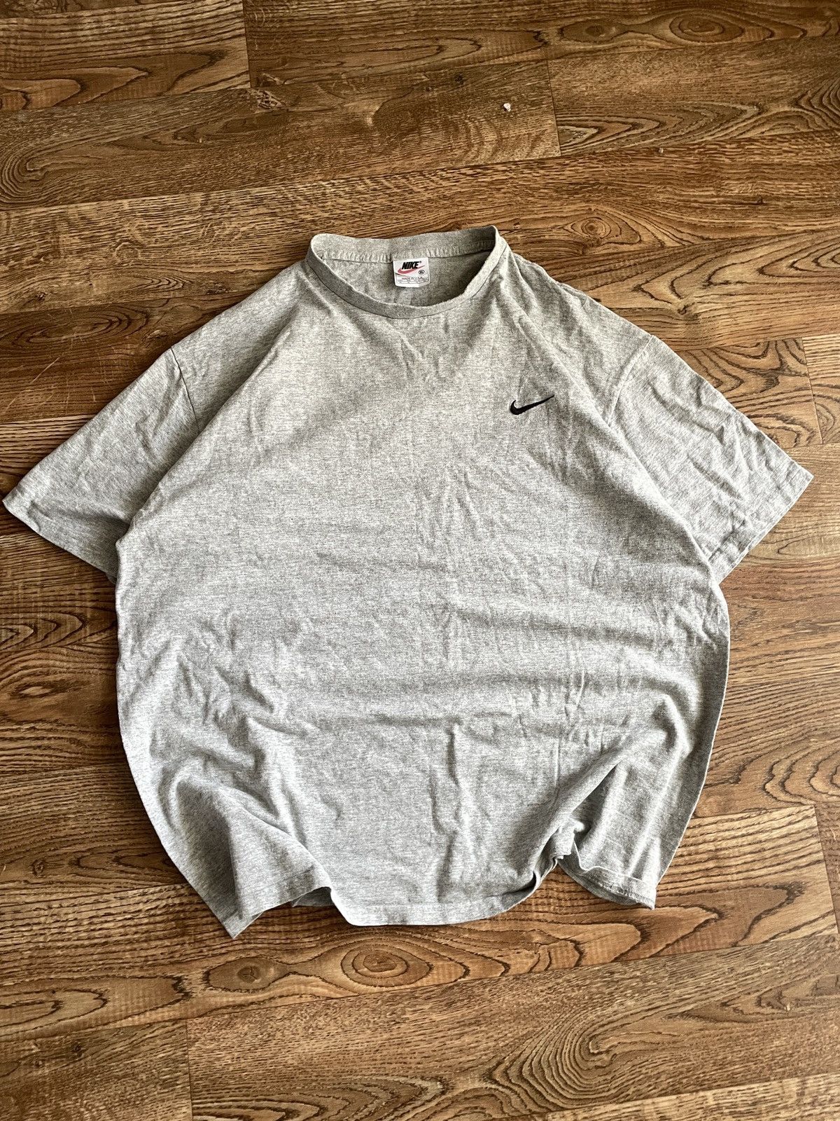 Nike × Vintage Rare Vintage Nike Swoosh Backhit Grey T Shirt Size US XL / EU 56 / 4 - 2 Thumbnail