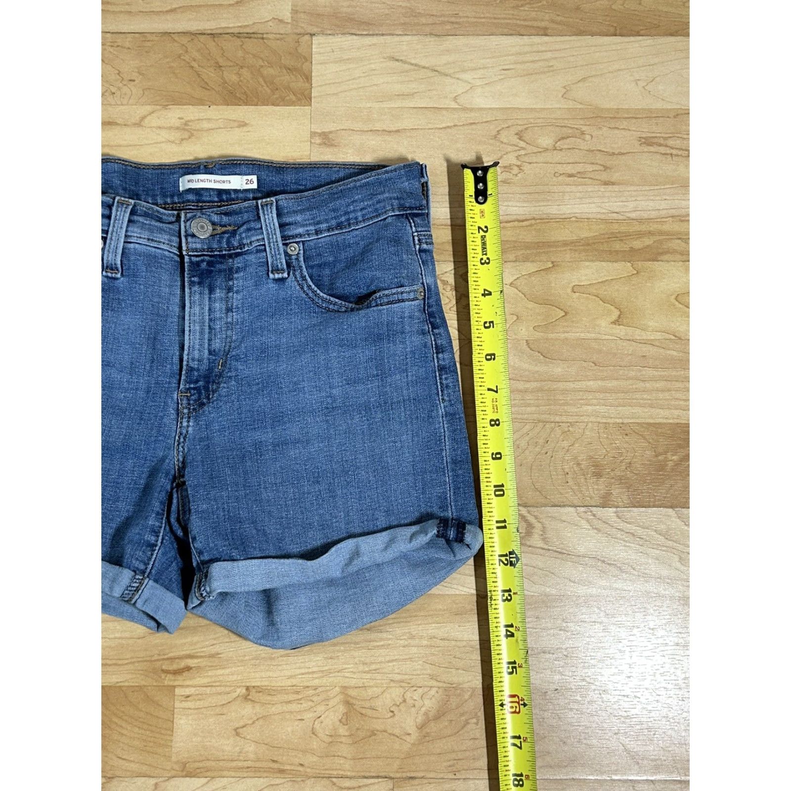 Levi's Levi's Womens Mid Length Shorts Cuffed Stretch Denim 26 Blue 5-Pocket Design Size 26" / US 2 / IT 38 - 3 Thumbnail