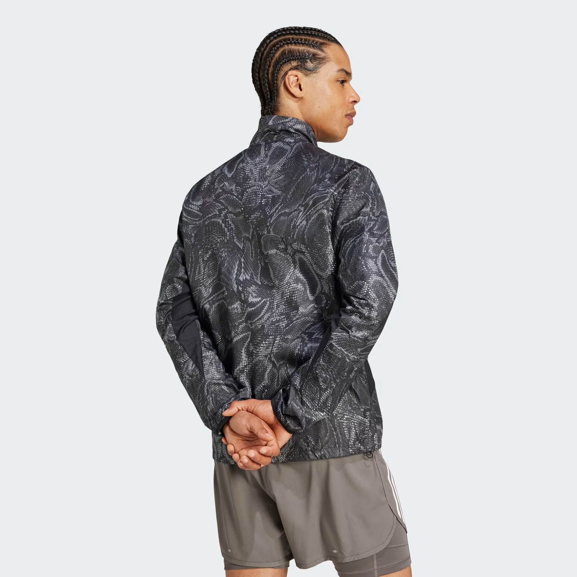 Adidas o1mle0426 Own The Run Jacket in Black Size US XS / EU 42 / 0 - 2 Thumbnail