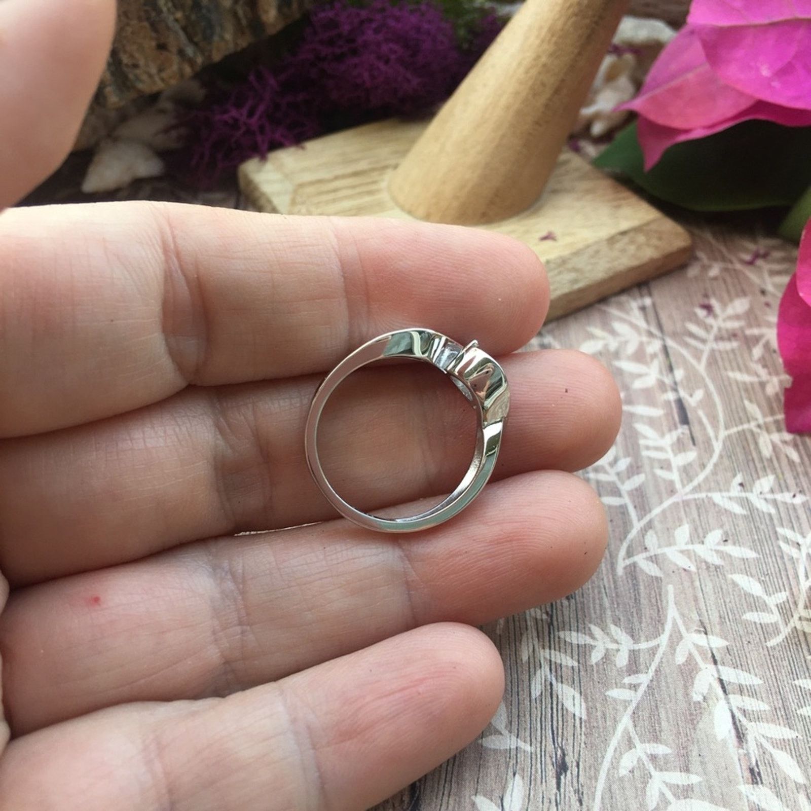 The Unbranded Brand Sterling Silver Twisted Round Clear CZ Ring Sizes 7,8 Size ONE SIZE - 9 Thumbnail