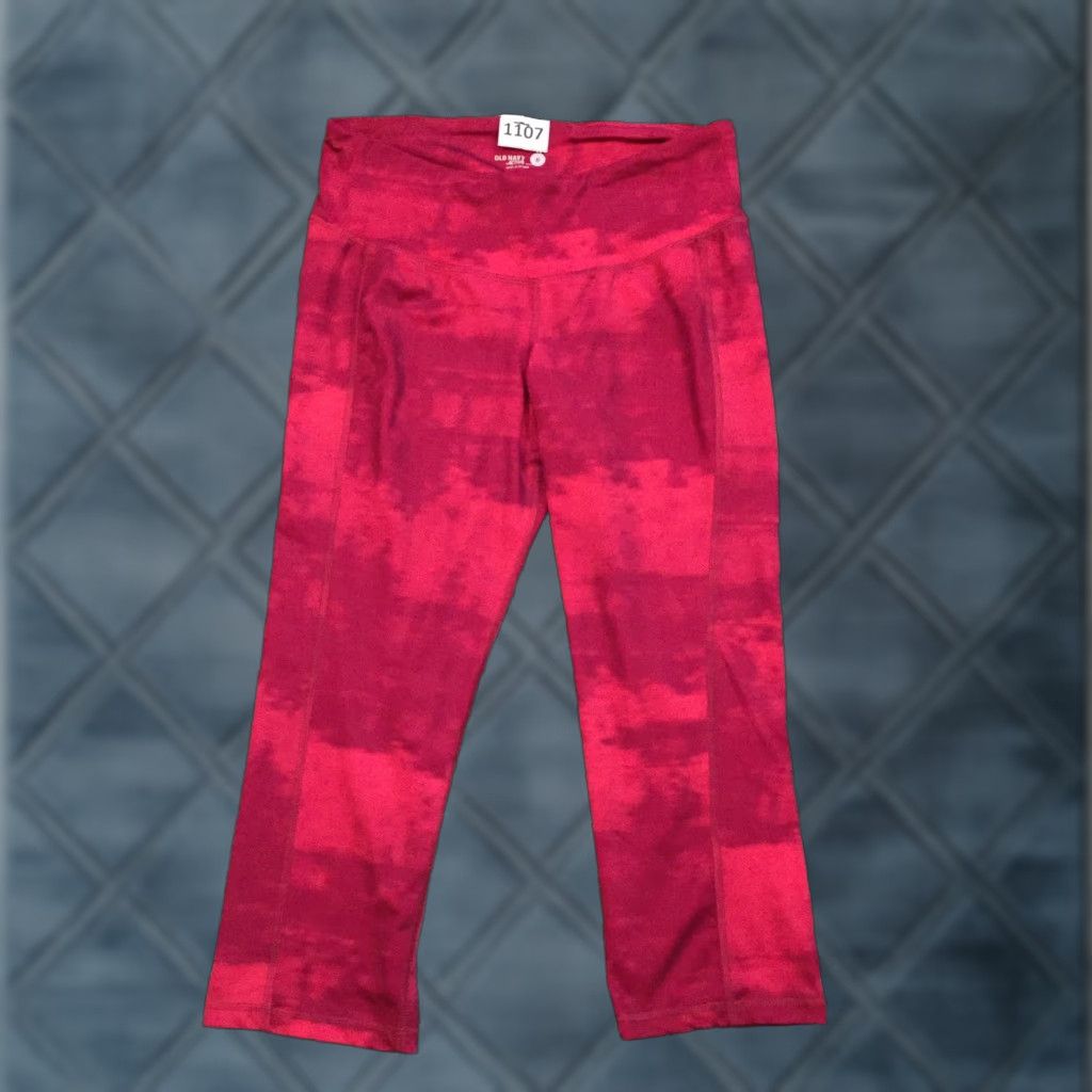Old Navy Old Navy Leggings Shirt Women's Medium Red Knee Length Geometric Jegging Activewear M Red Polyester Blend 20 in Inseam Size 32" / US 10 / IT 46 - 1 Thumbnail