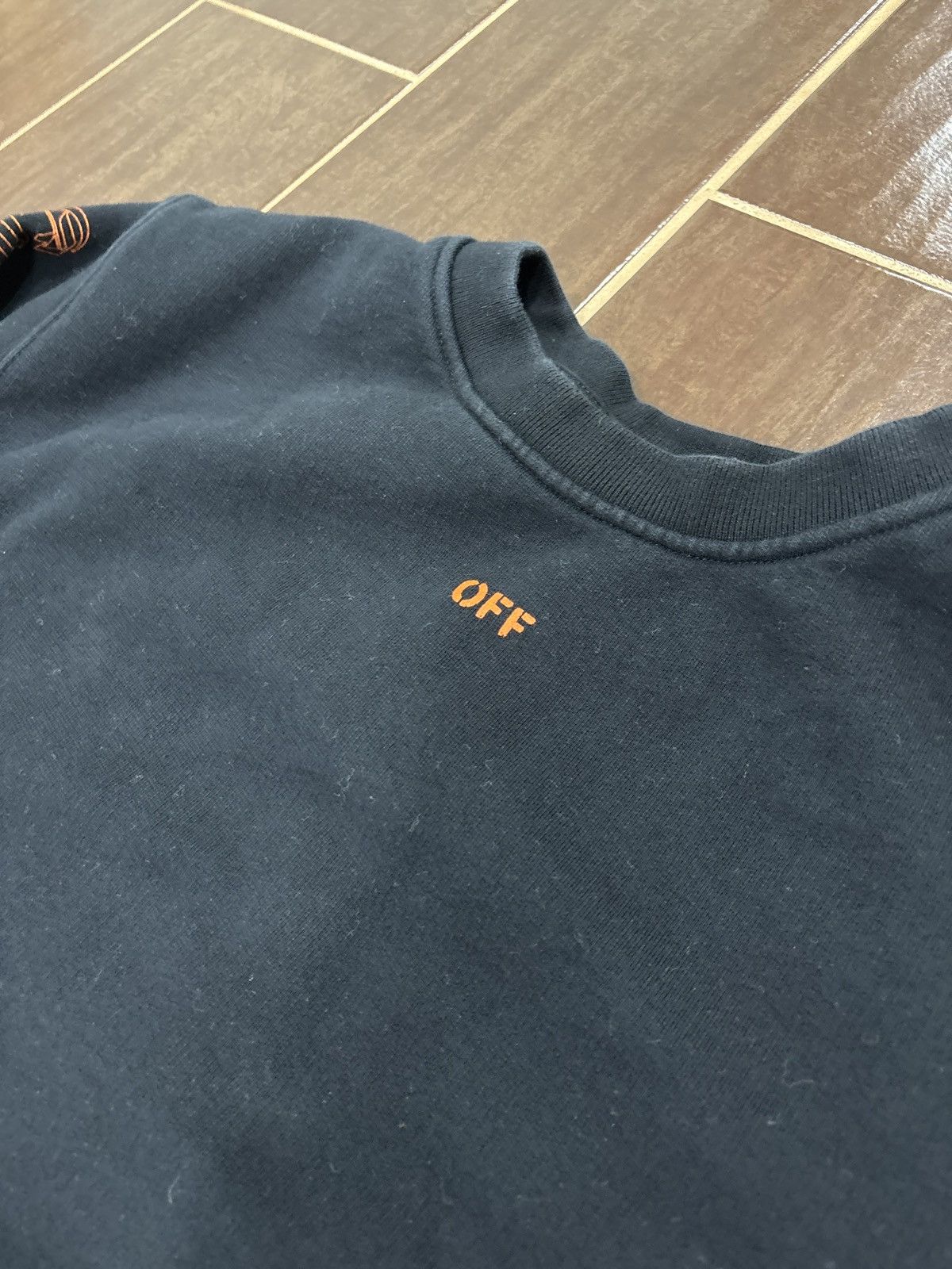 Off-White × Vlone LIGHT WEAR Off-White x Vlone Crewneck Black SZ M/Fits L Size US L / EU 52-54 / 3 - 2 Thumbnail