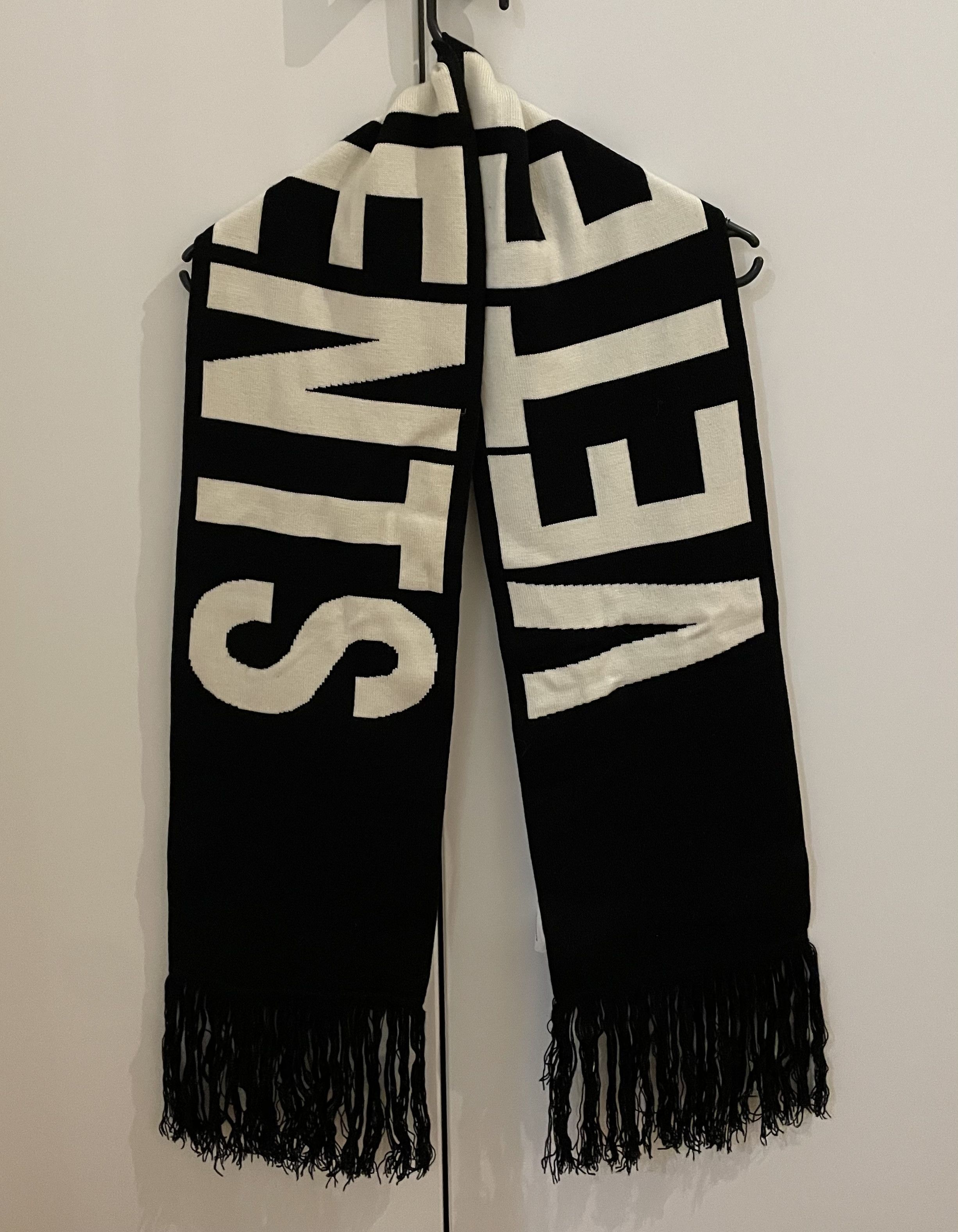 Vetements VETEMENTS logo-print fringed scarf "Black/White" Size ONE SIZE - 2 Thumbnail