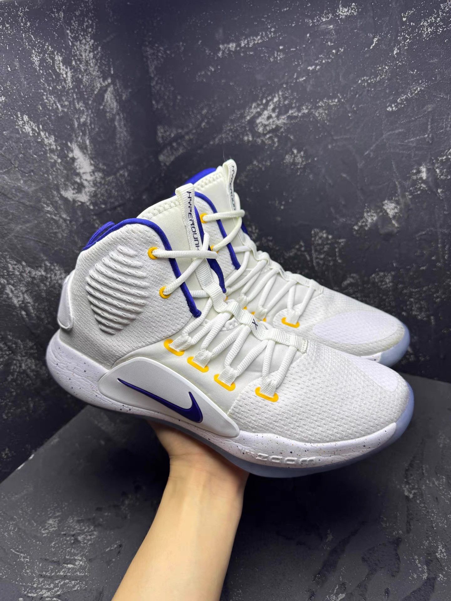 Nike Nike Hyperdunk X 2018 White & Blue Jokic Q10 Size US 9.5 / EU 42-43 - 3 Thumbnail