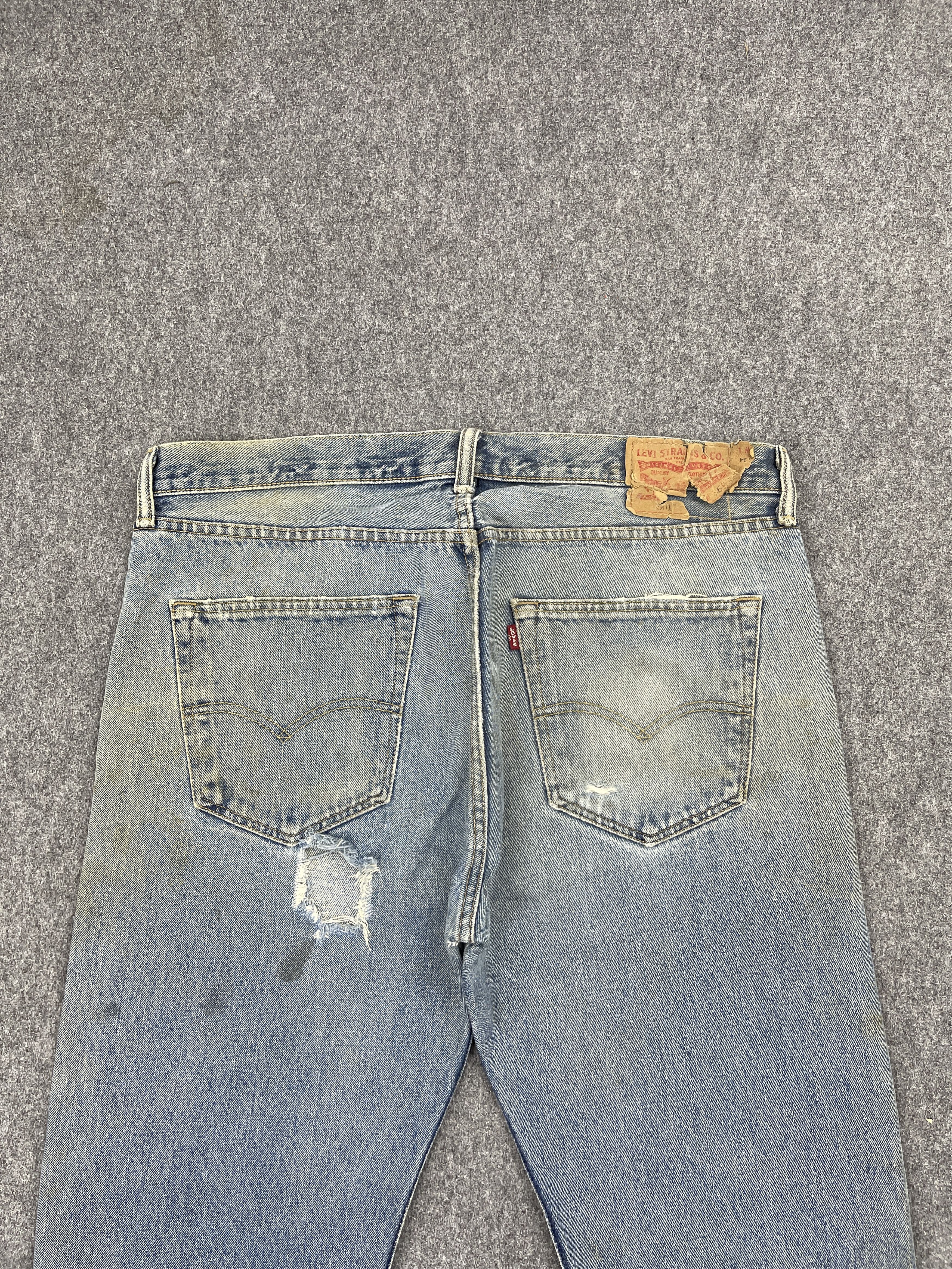 Levi's × Vintage Dirty Vintage Levis 501 Faded Blue Jeans Size US 37 - 4 Thumbnail